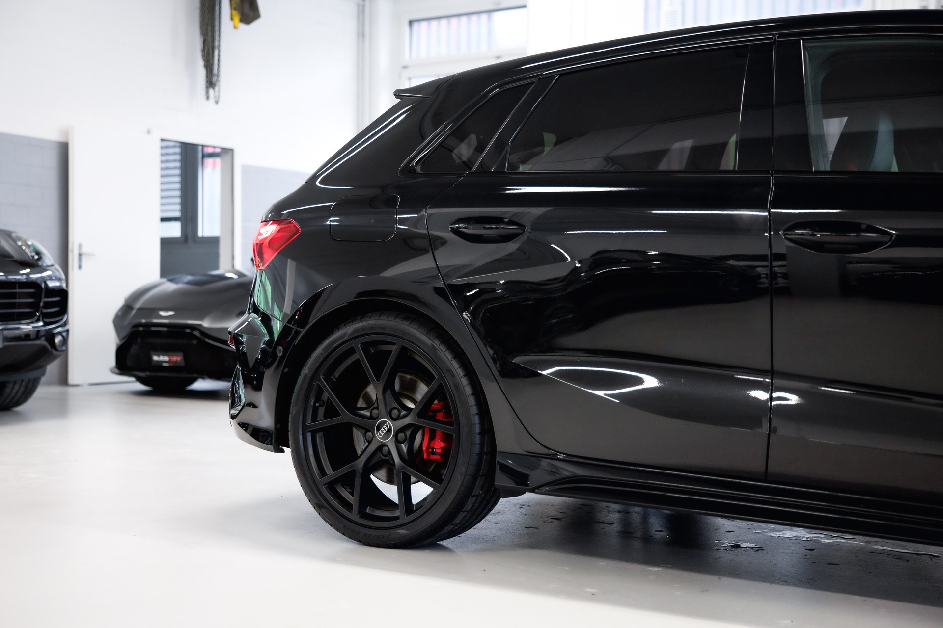 AUDI RS3 Sportback 2.5 TSI quattro S-tronic-image-9
