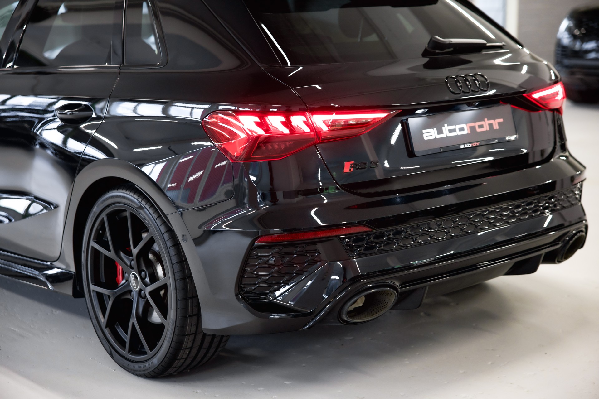 AUDI RS3 Sportback 2.5 TSI quattro S-tronic-image-11