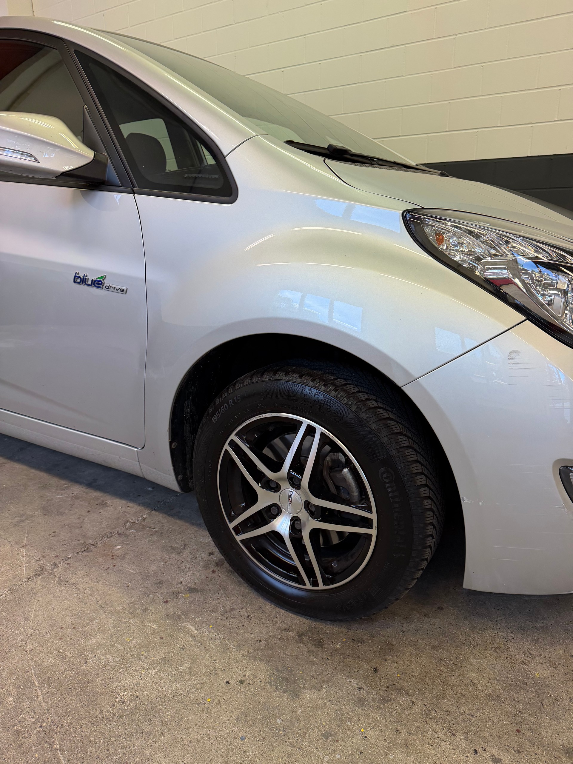 HYUNDAI iX20 1.6 Premium //NEU AB MFK!-image-4