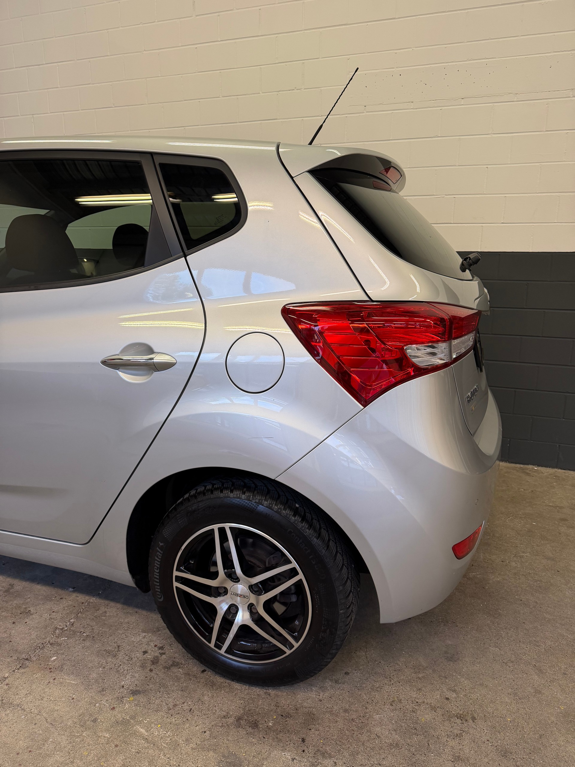 HYUNDAI iX20 1.6 Premium //NEU AB MFK!-image-8