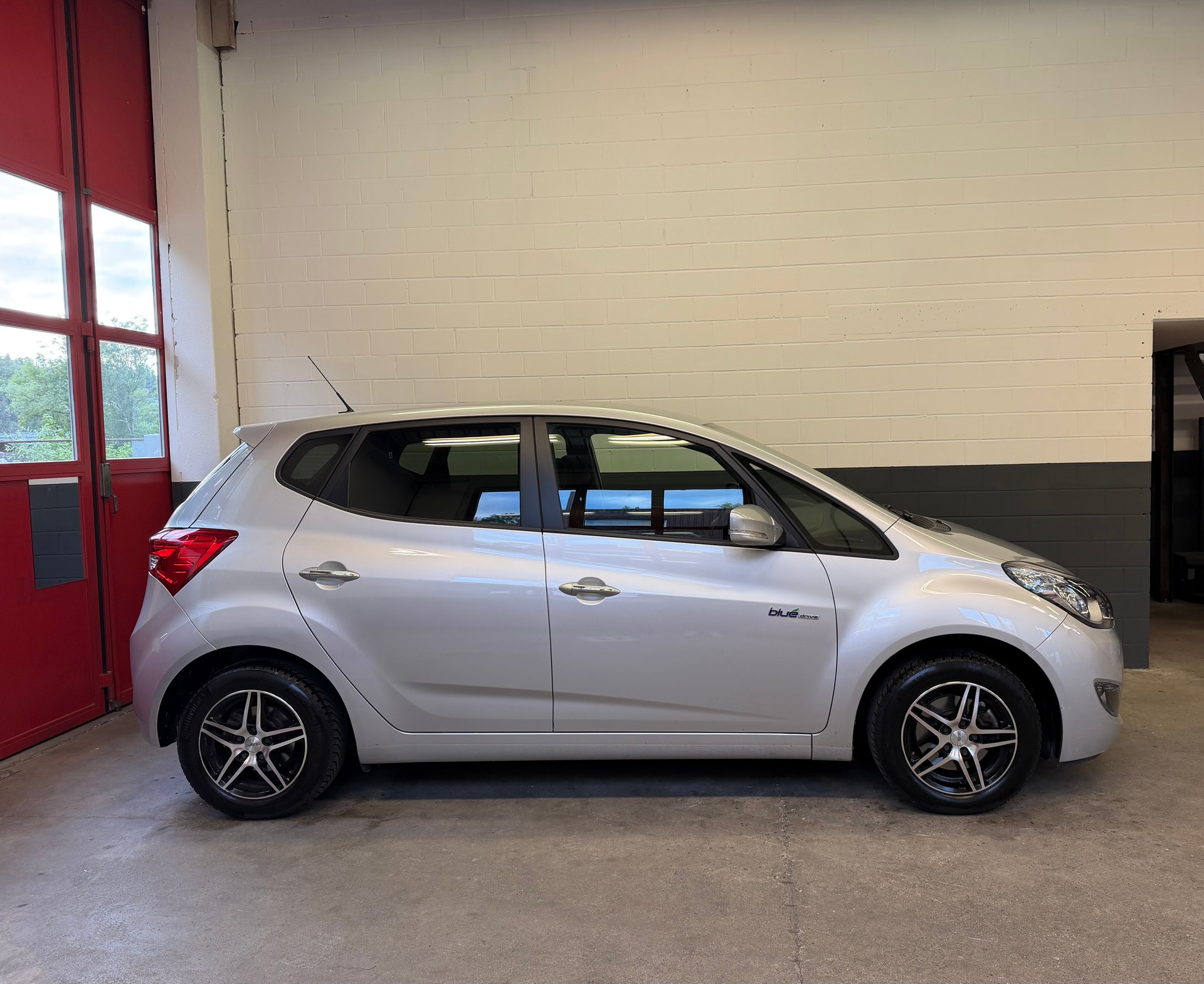 HYUNDAI iX20 1.6 Premium //NEU AB MFK!-image-1