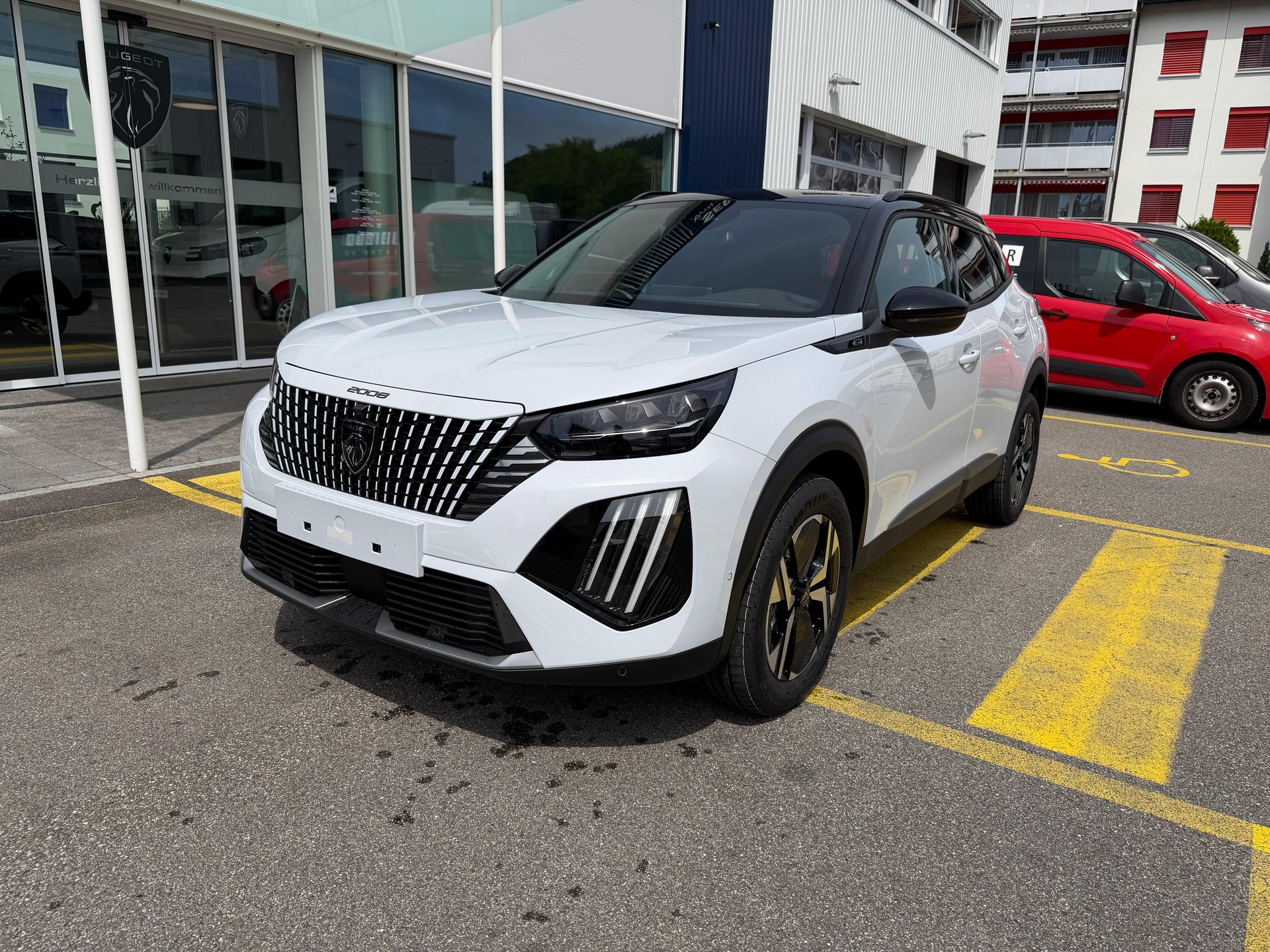 PEUGEOT 2008 1.2 Hybrid 145 GT-image-7