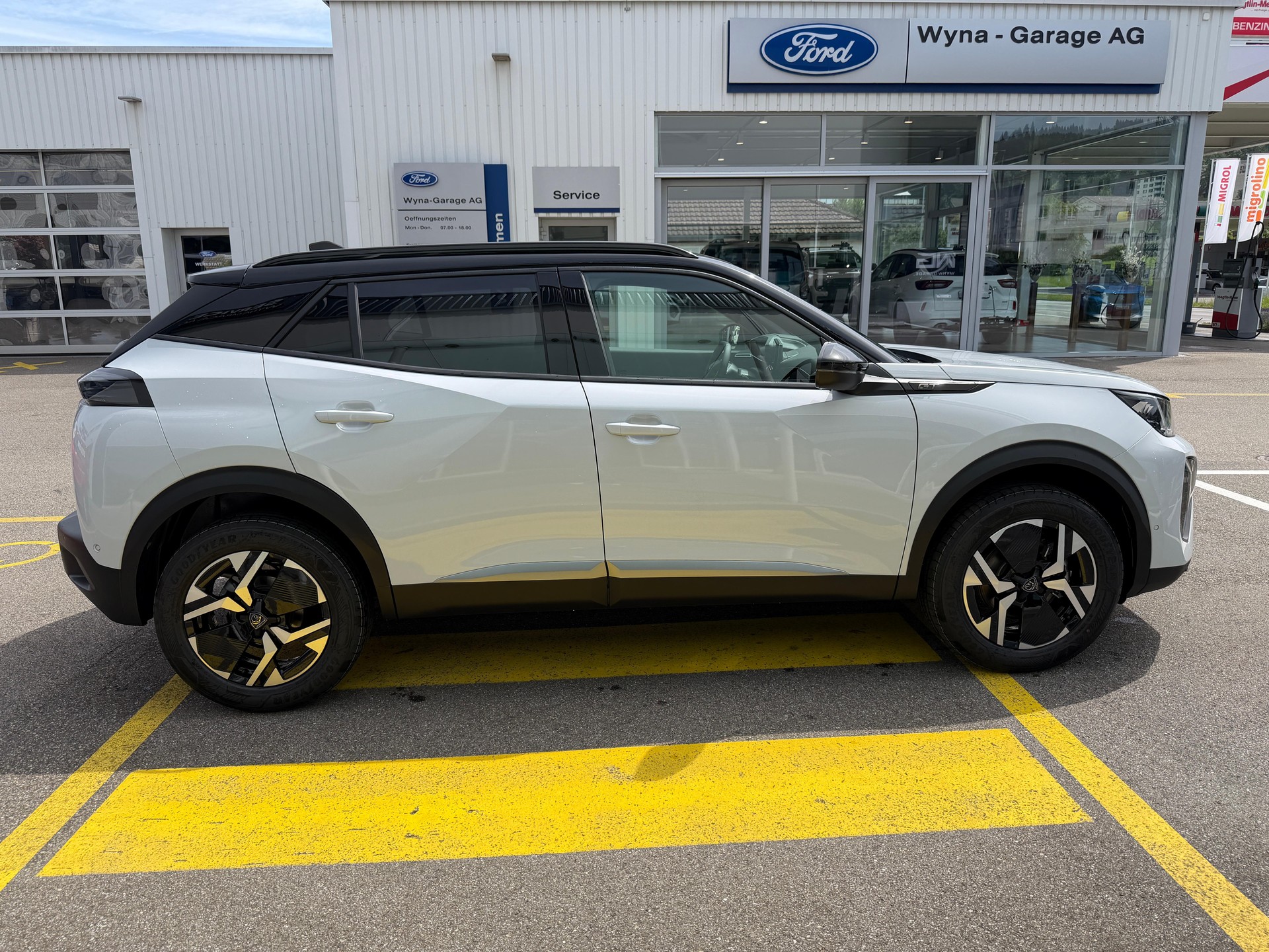 PEUGEOT 2008 1.2 Hybrid 145 GT-image-4