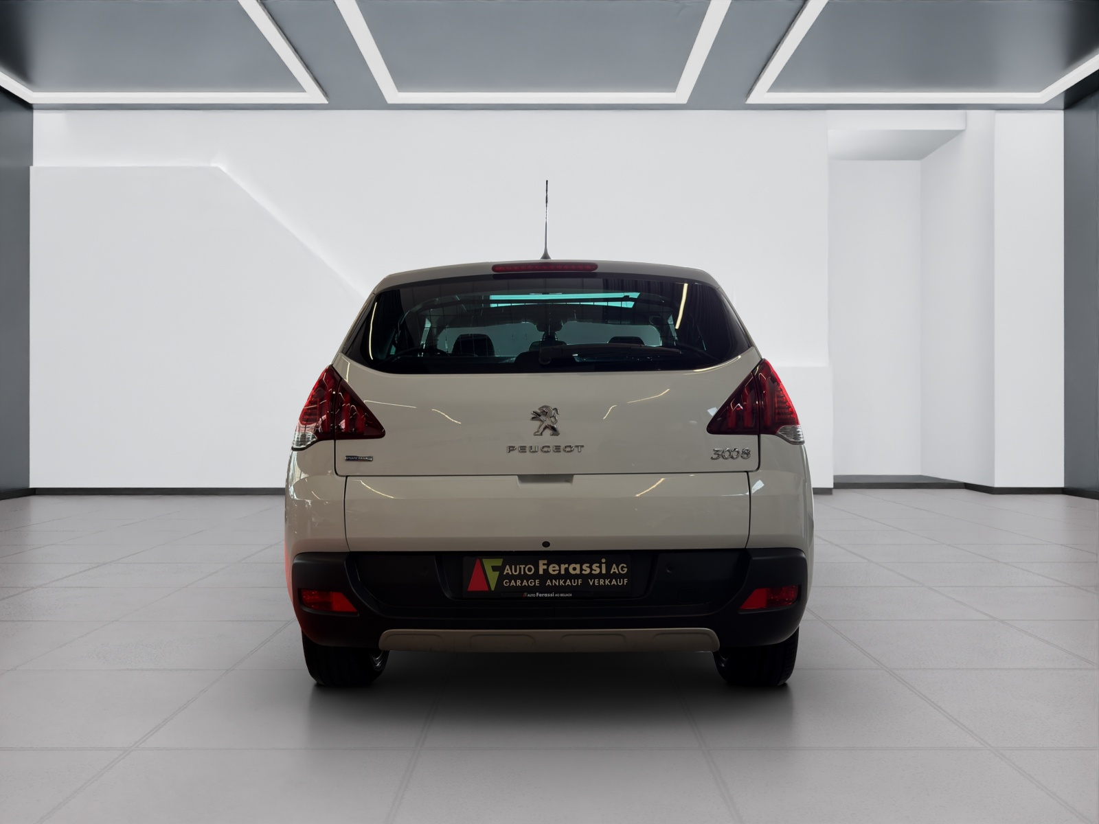 PEUGEOT 3008 1.2 Pure Tech Allure-image-4