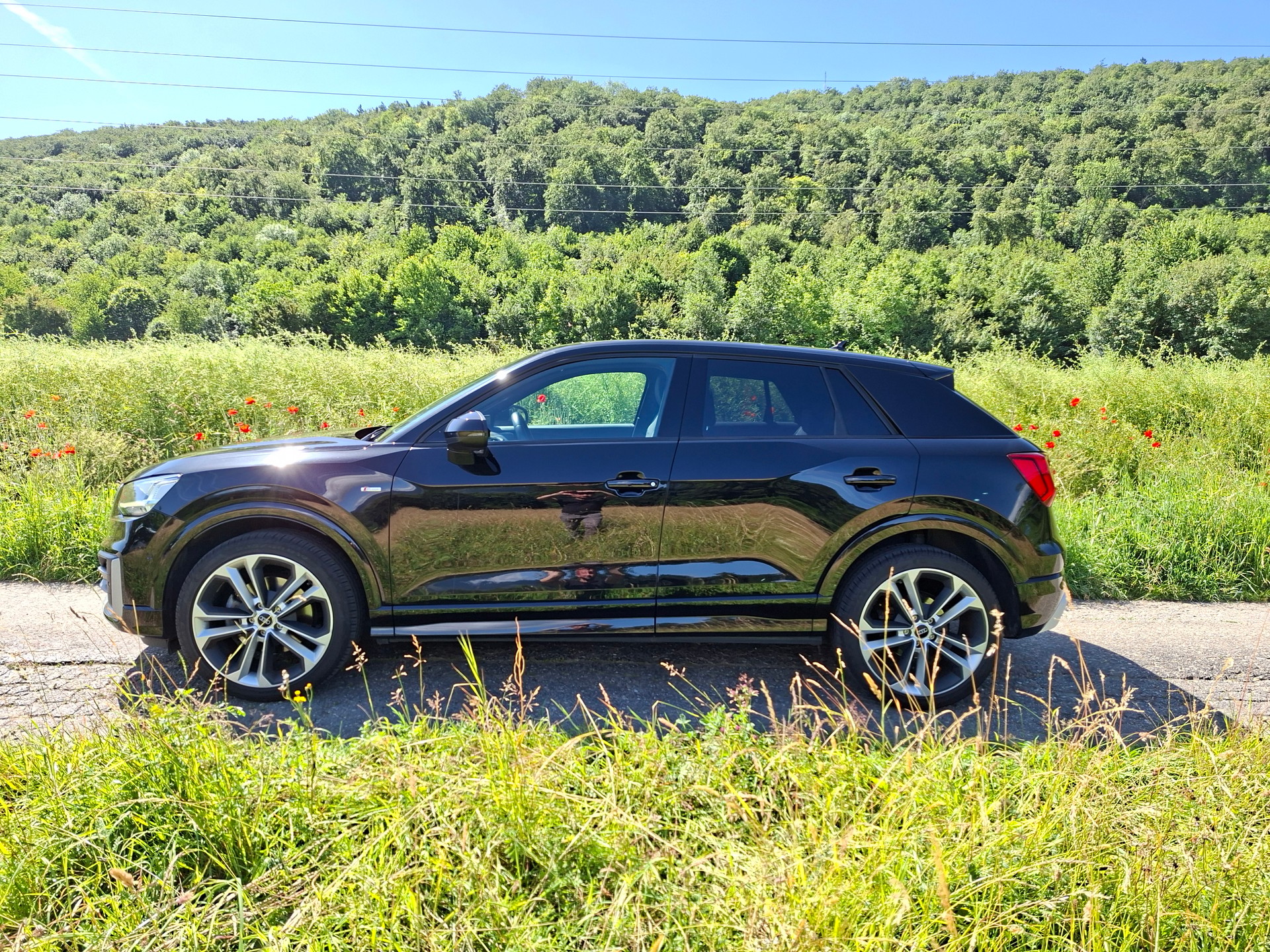 AUDI Q2 2.0 TFSI quattro S-tronic-showroom-element-1