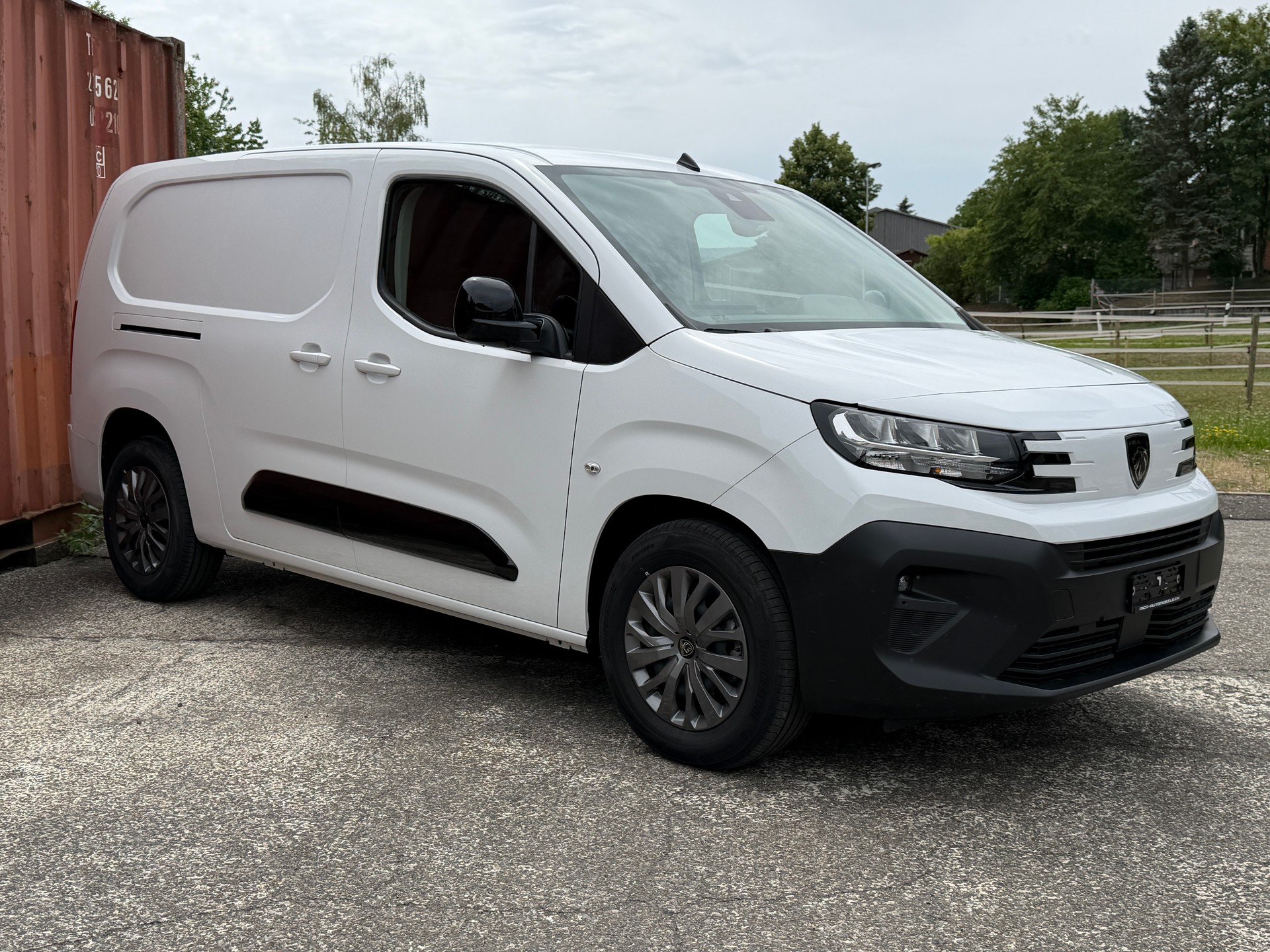 PEUGEOT e-Partner Kaw. Long 50 kWh 🔋-showroom-element-2