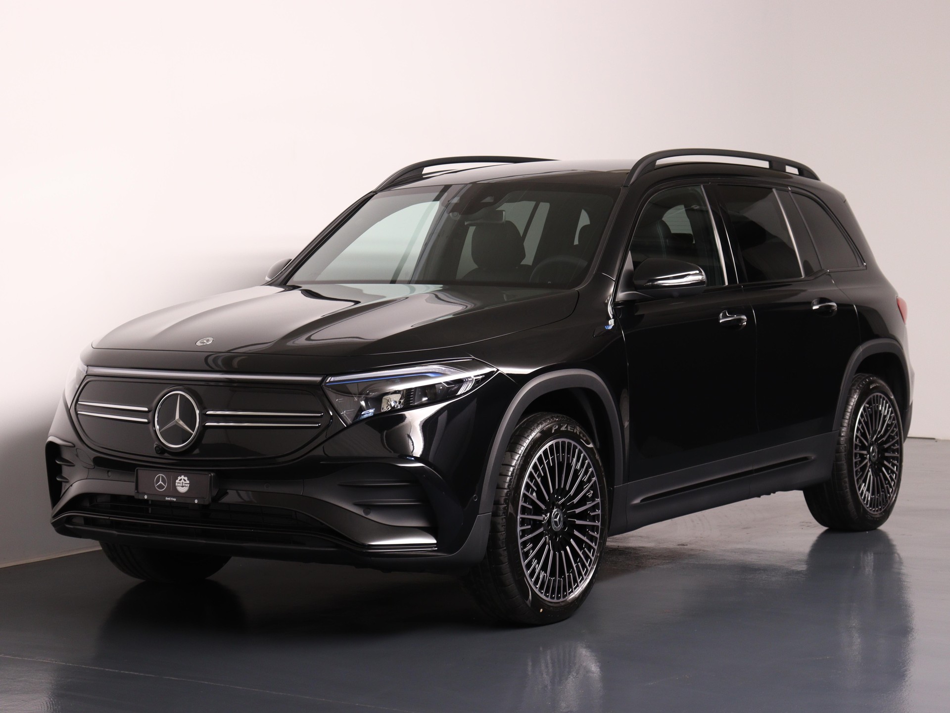 MERCEDES-BENZ EQB 350 Swiss Star AMG Line 4matic-showroom-element-1
