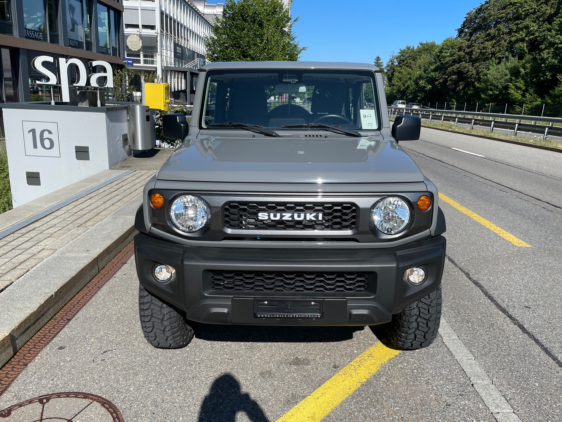 SUZUKI Jimny 1.5 Compact+ 4x4, Retro Editon mit Höherlegung und Offroadreifen-showroom-element-1