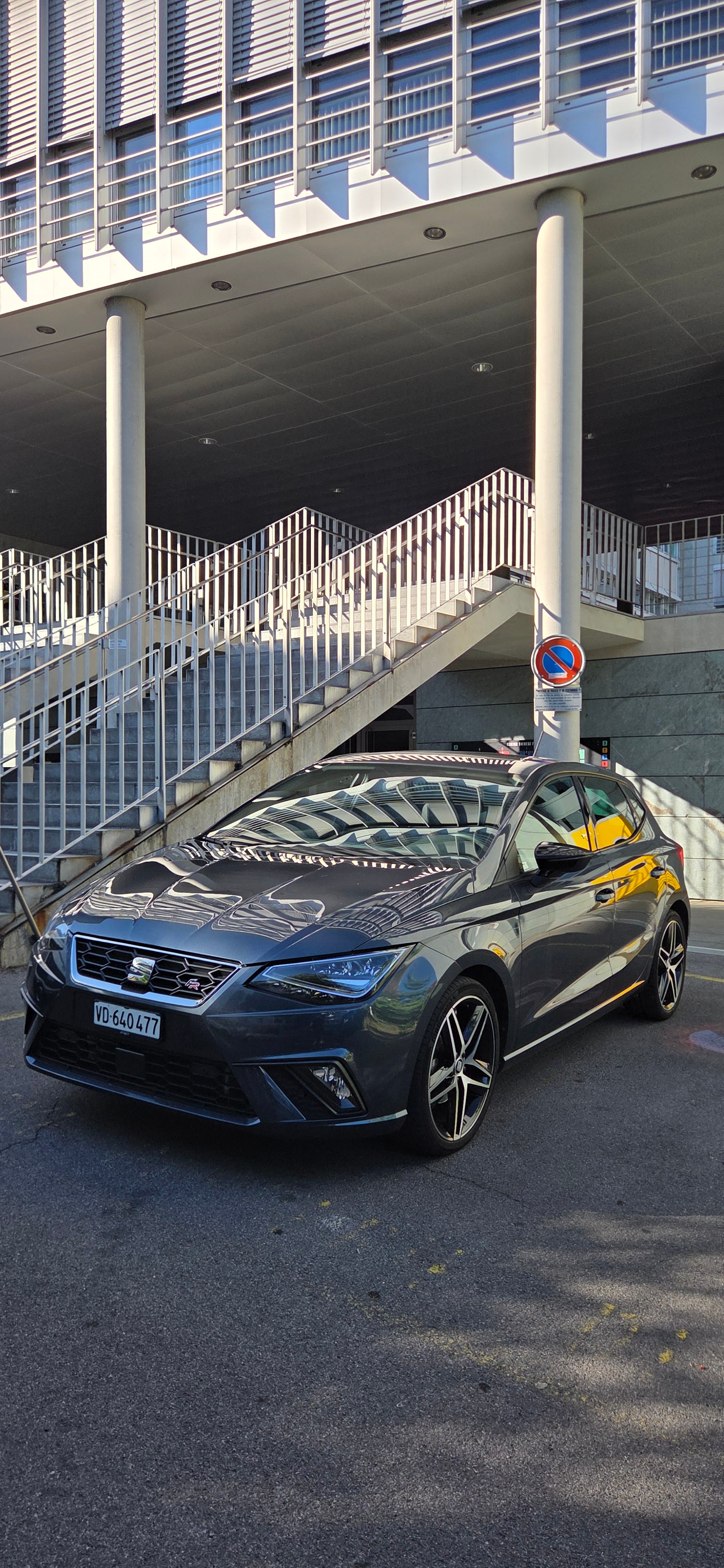 SEAT 1.0 TSI 110 Hola FR (net) DSG 7-image-4
