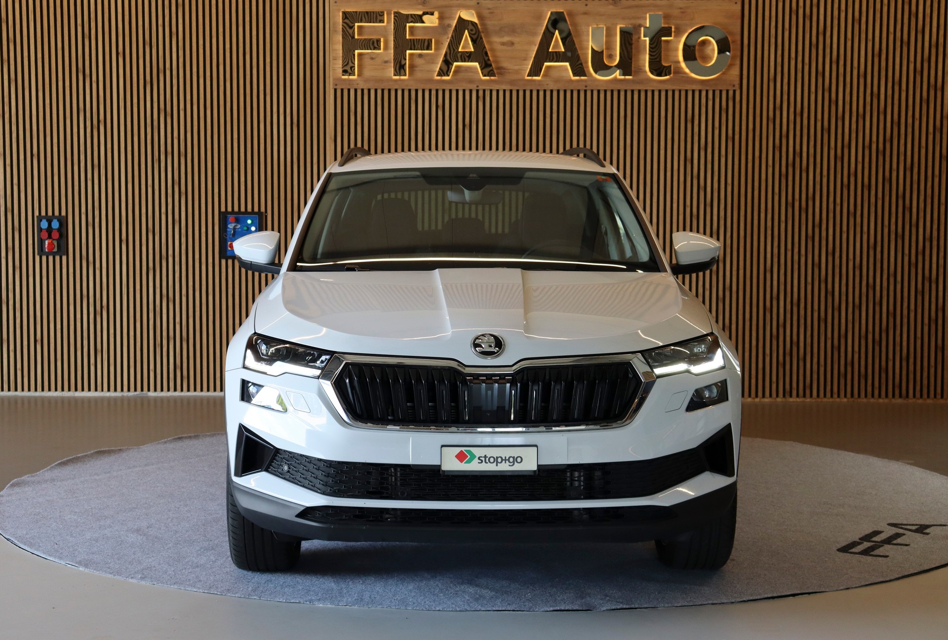 SKODA Karoq 2.0 TDI Style 4x4 DSG-showroom-element-2
