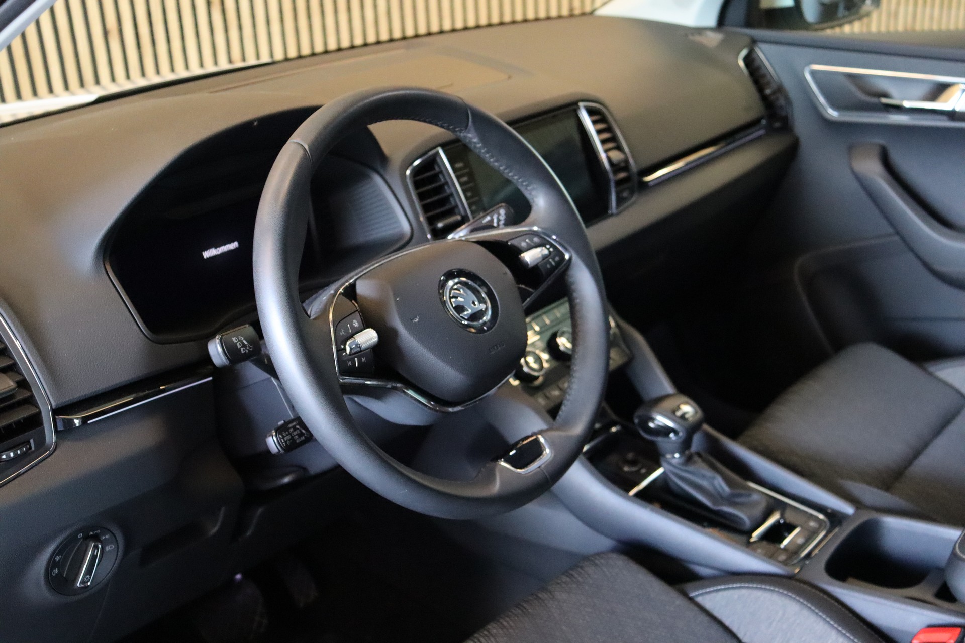 SKODA Karoq 2.0 TDI Style 4x4 DSG-image-11