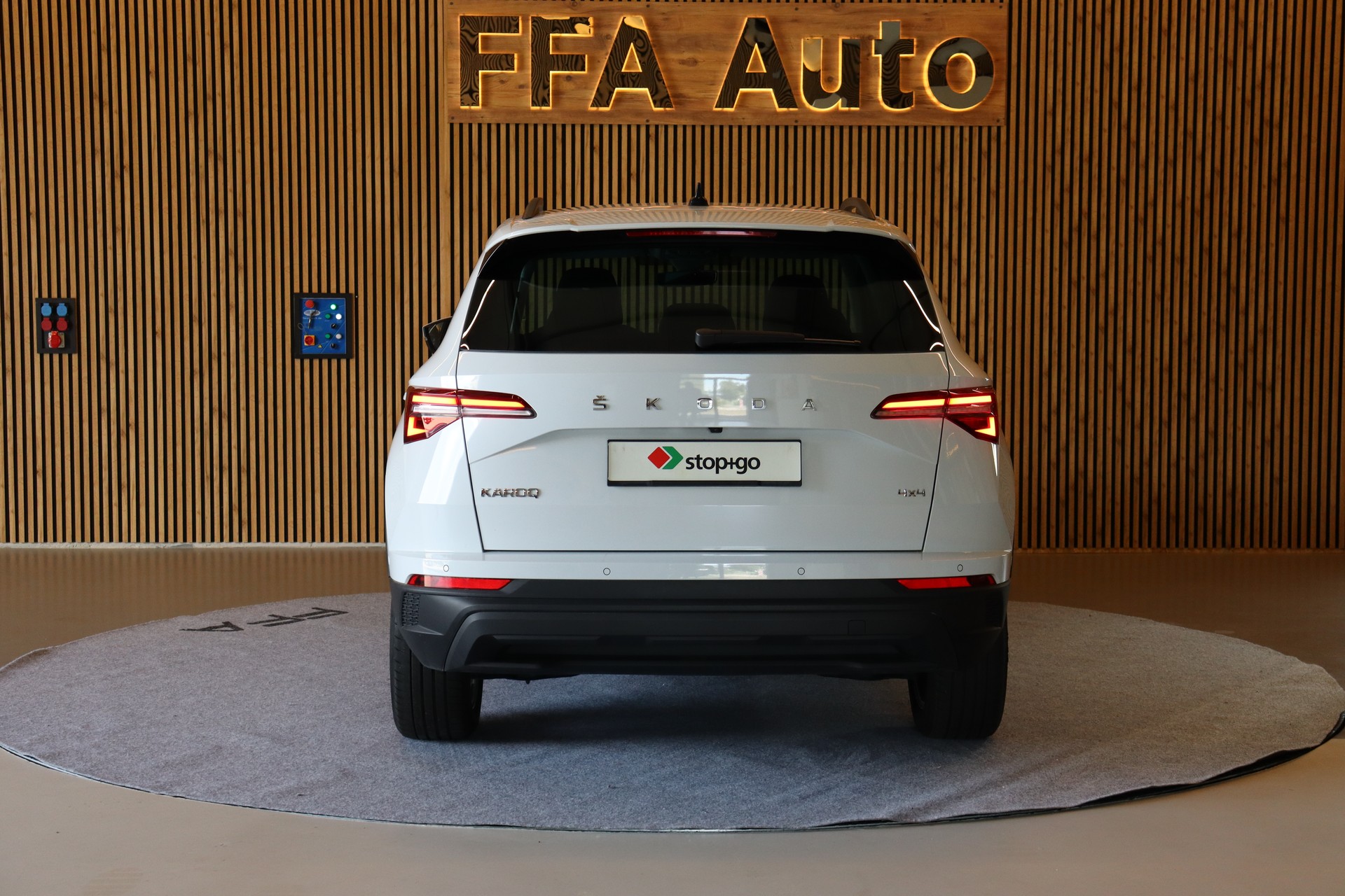 SKODA Karoq 2.0 TDI Style 4x4 DSG-image-7