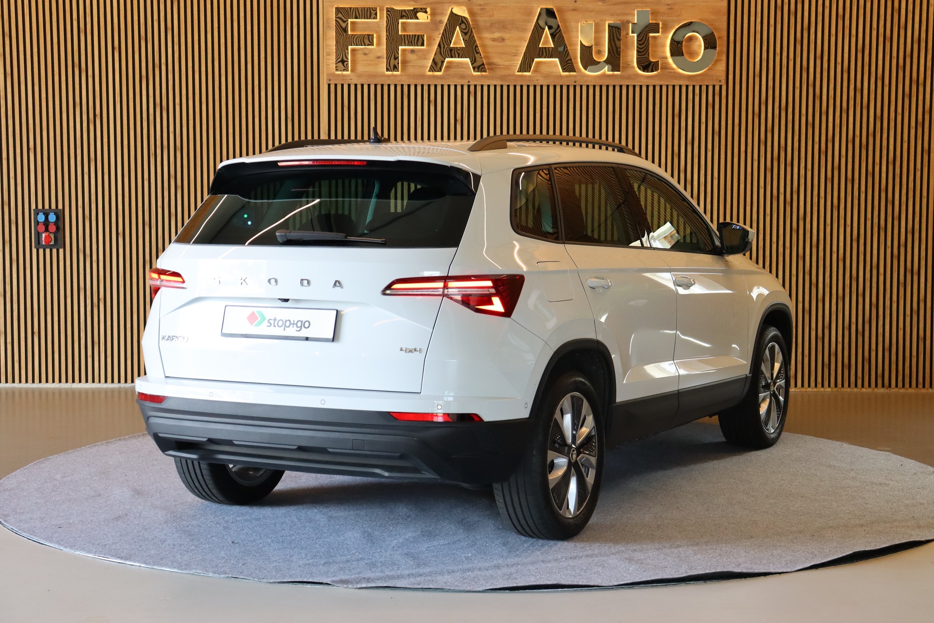 SKODA Karoq 2.0 TDI Style 4x4 DSG-image-5