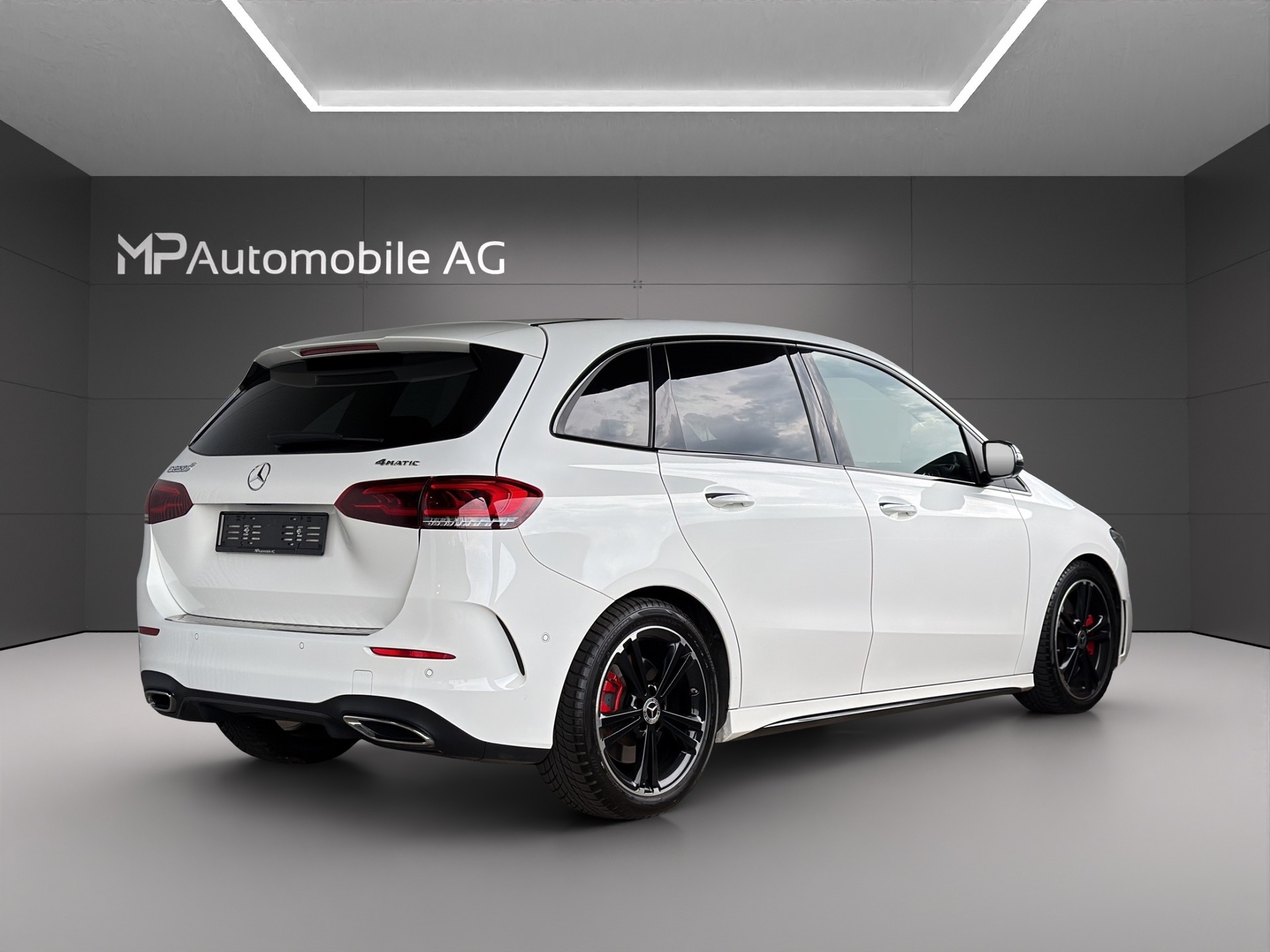 MERCEDES-BENZ B 250 4Matic AMG Line-showroom-element-2