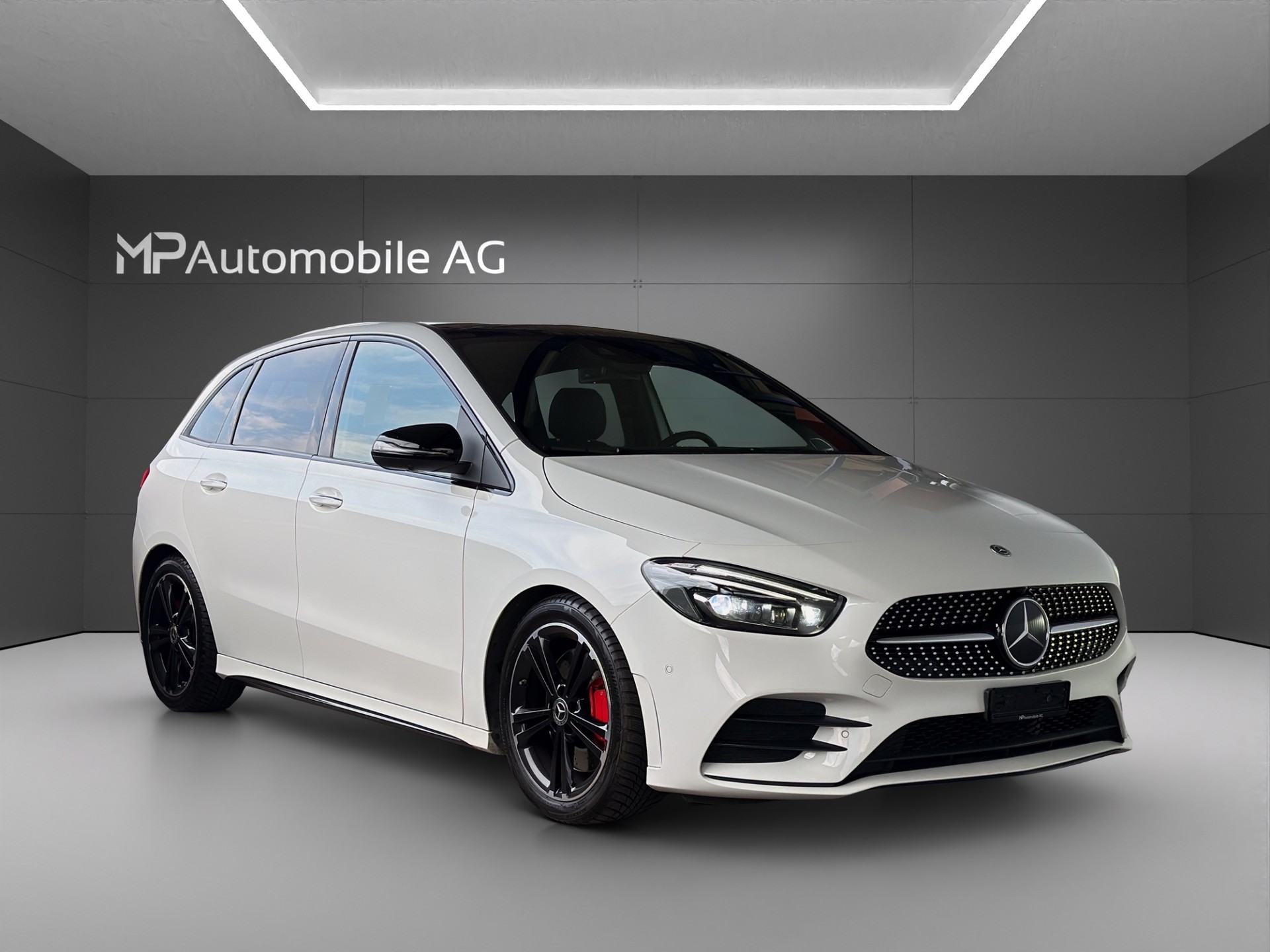 MERCEDES-BENZ B 250 4Matic AMG Line-showroom-element-1