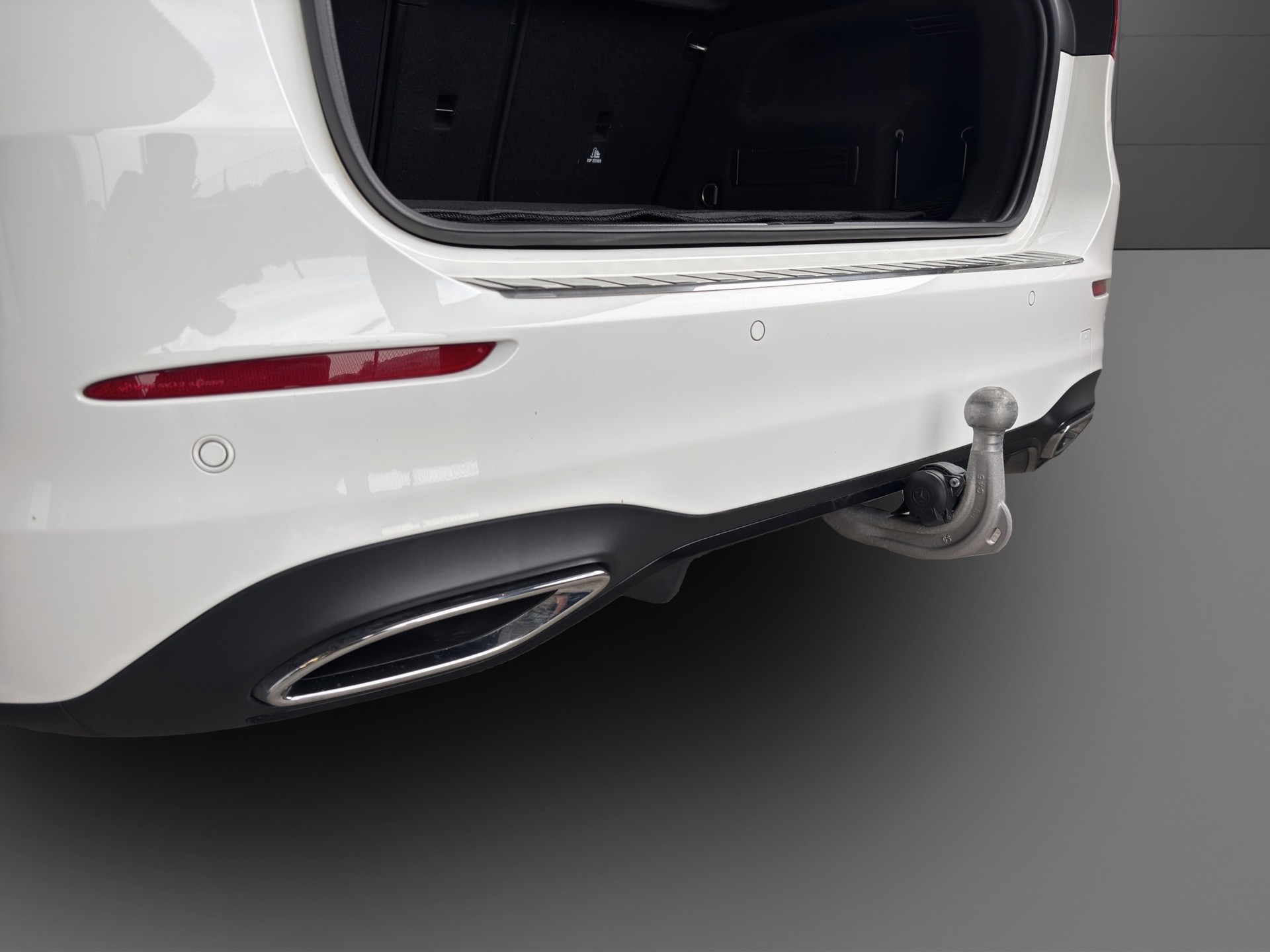 MERCEDES-BENZ B 250 4Matic AMG Line-image-5