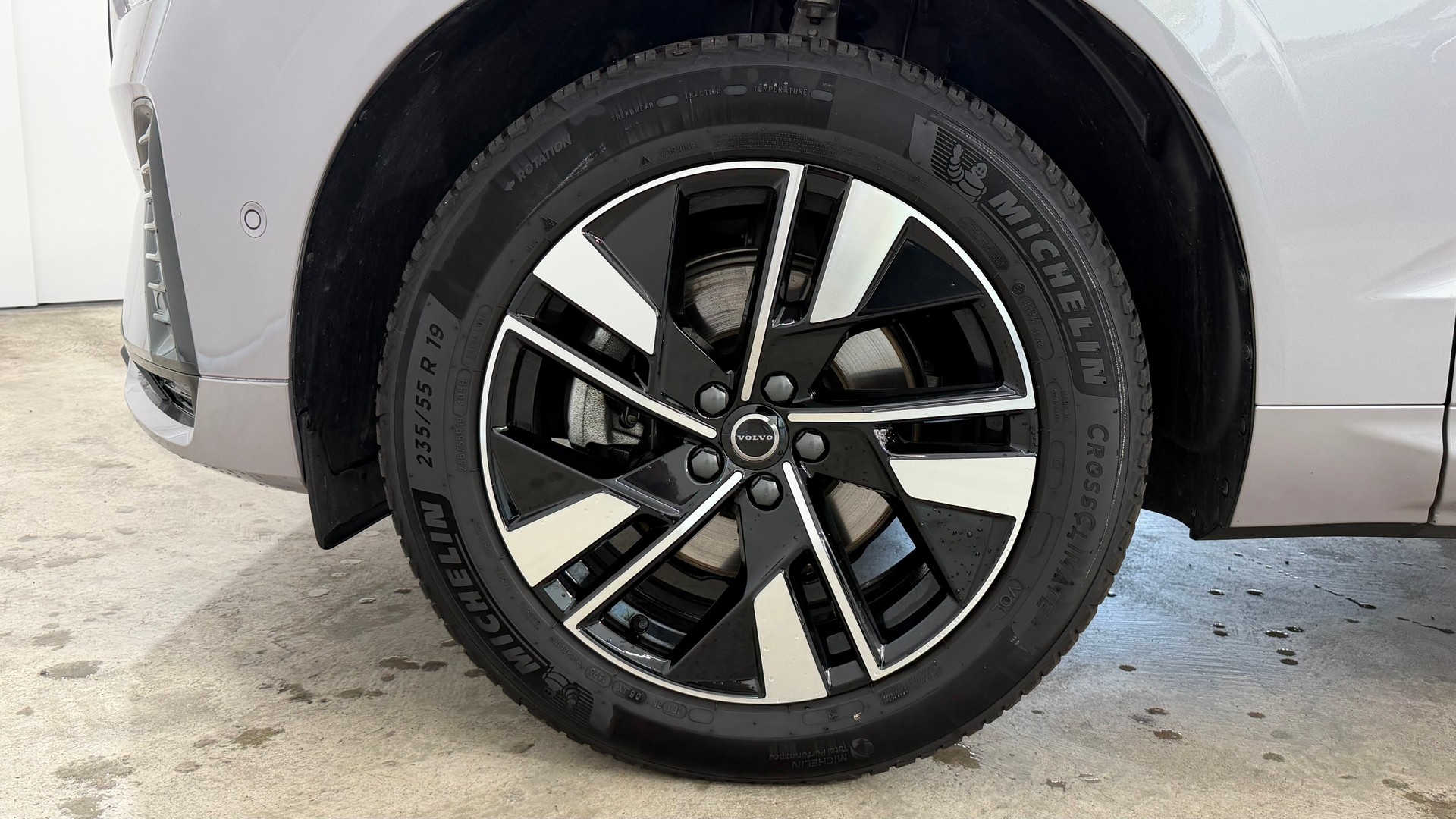 VOLVO XC60 2.0 B5 MH Plus Dark AWD-image-7