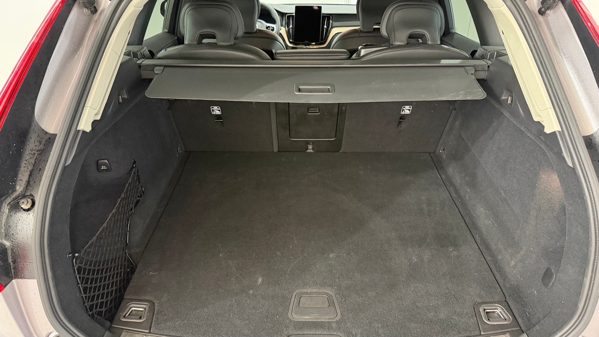 VOLVO XC60 2.0 B5 MH Plus Dark AWD-image-14