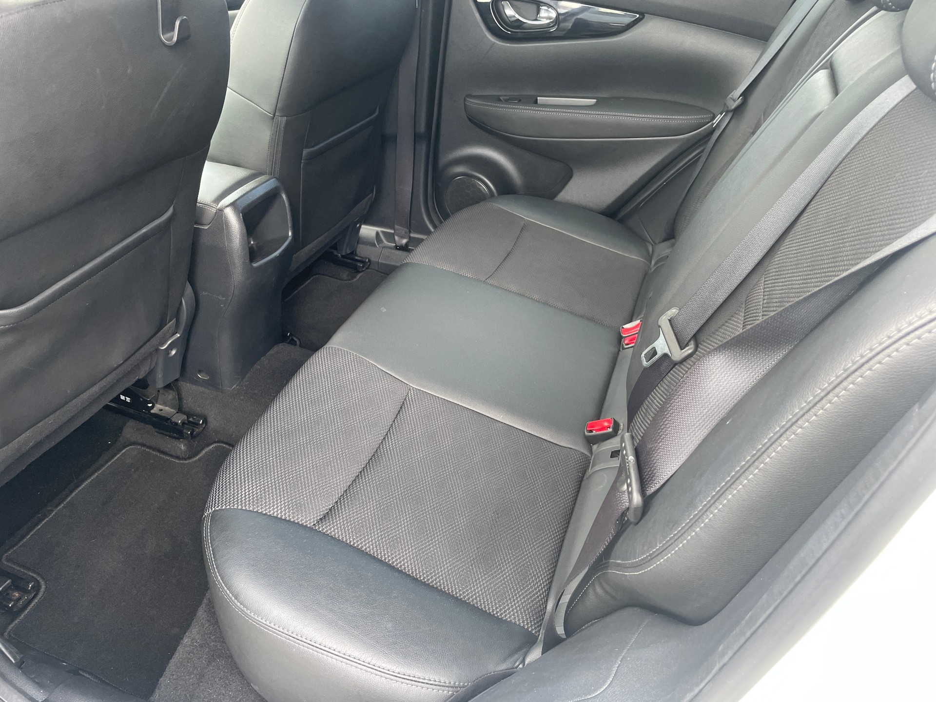 NISSAN Qashqai 1.6 dCi 360° Xtronic CVT-image-8