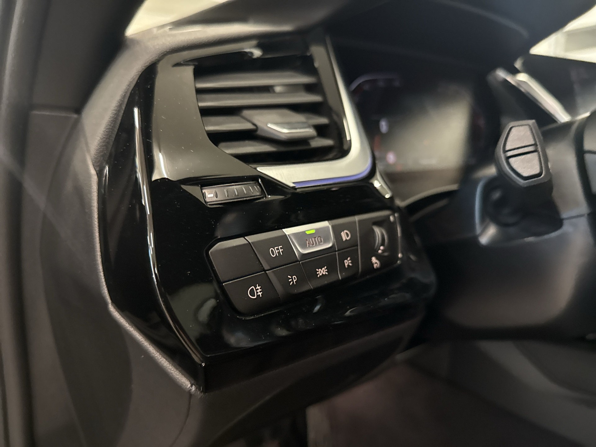 BMW Z4 sDrive 20i M Sport Steptronic-image-19