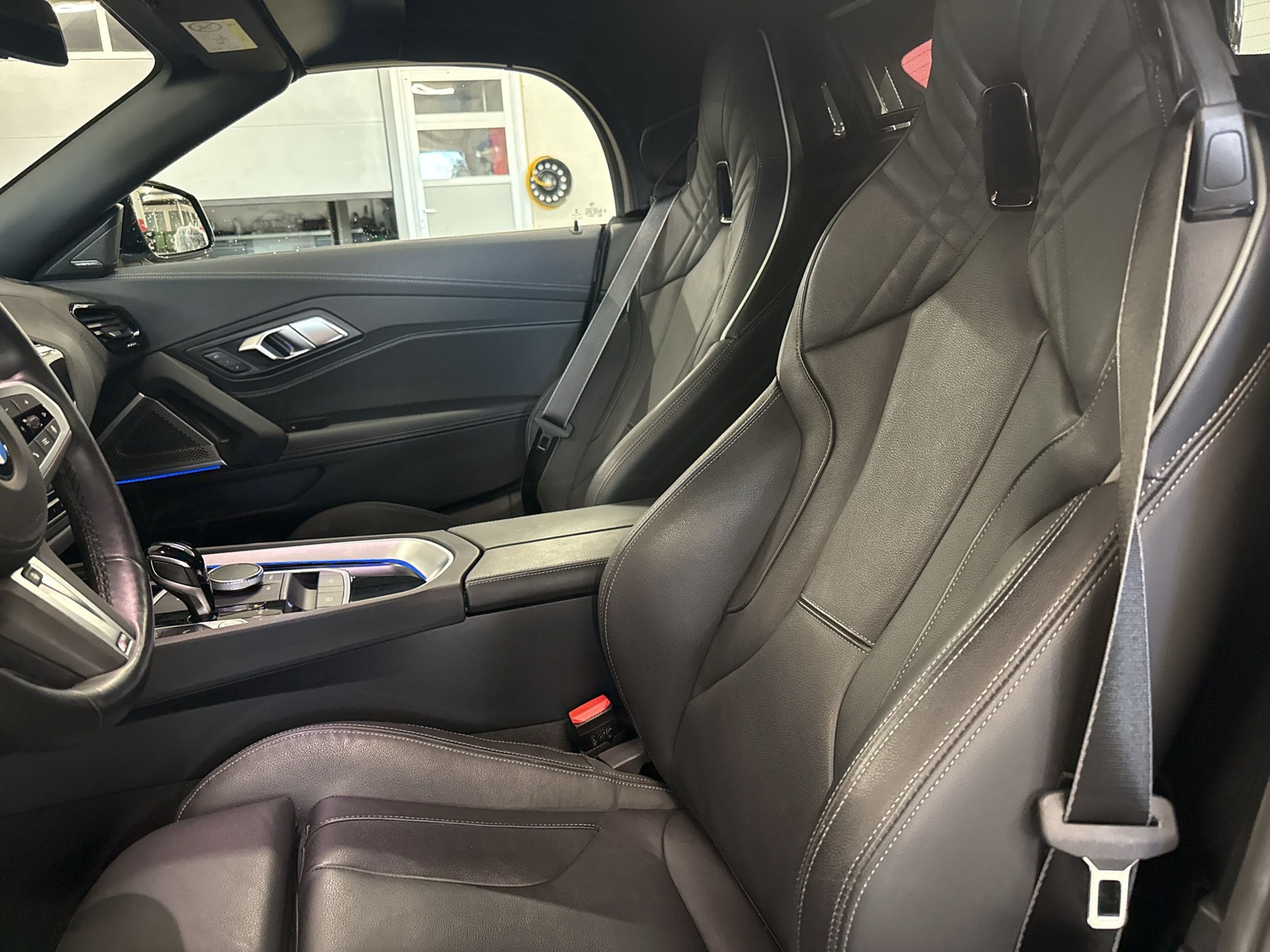 BMW Z4 sDrive 20i M Sport Steptronic-image-9