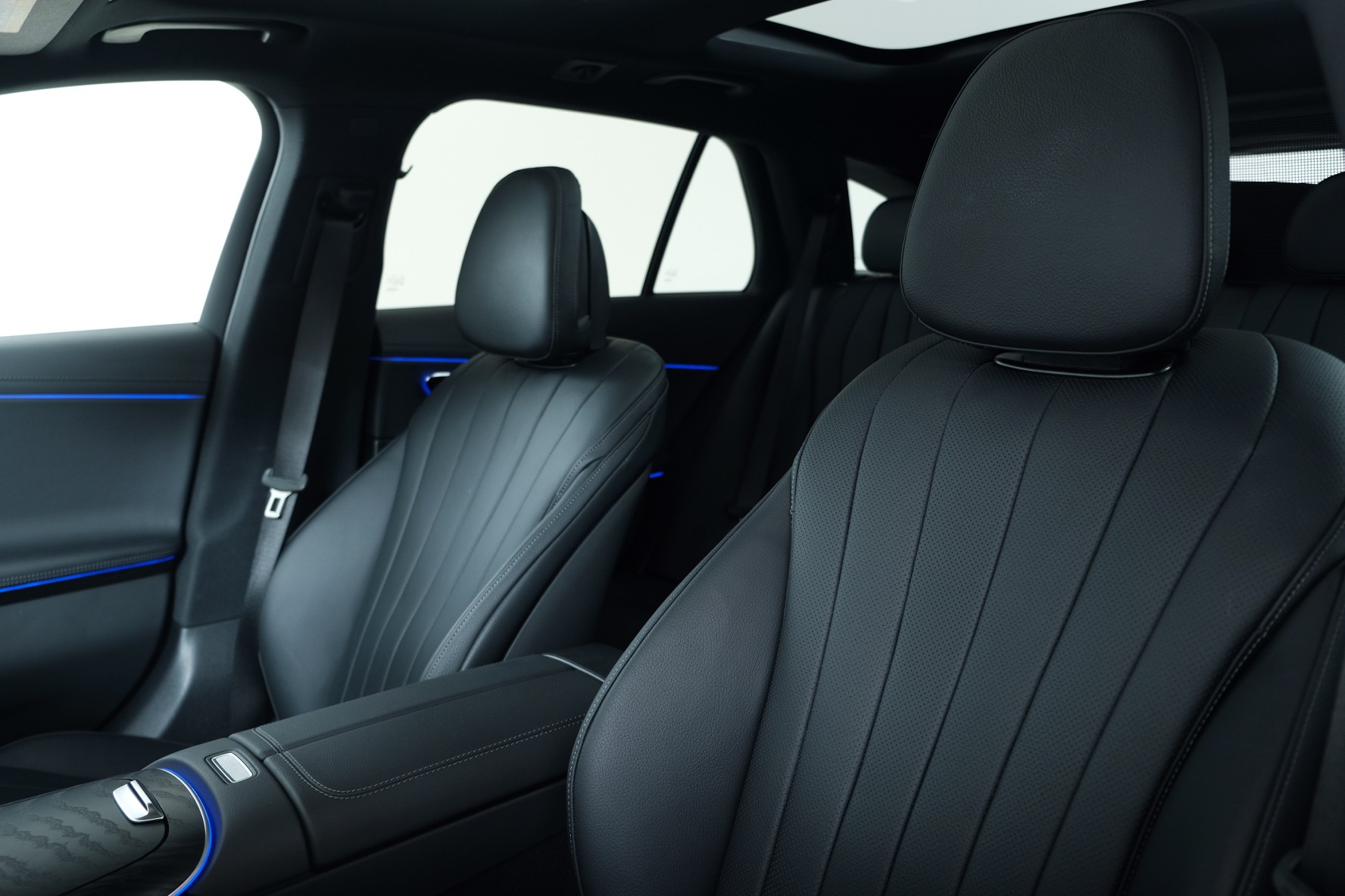 MERCEDES-BENZ E 200 T 9G-Tronic 4Matic-image-10