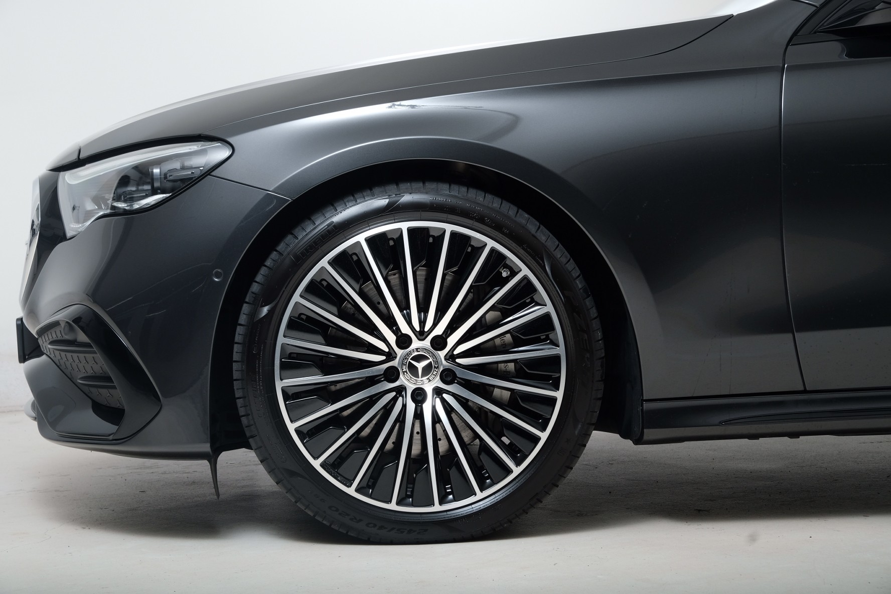 MERCEDES-BENZ E 200 T 9G-Tronic 4Matic-showroom-element-2