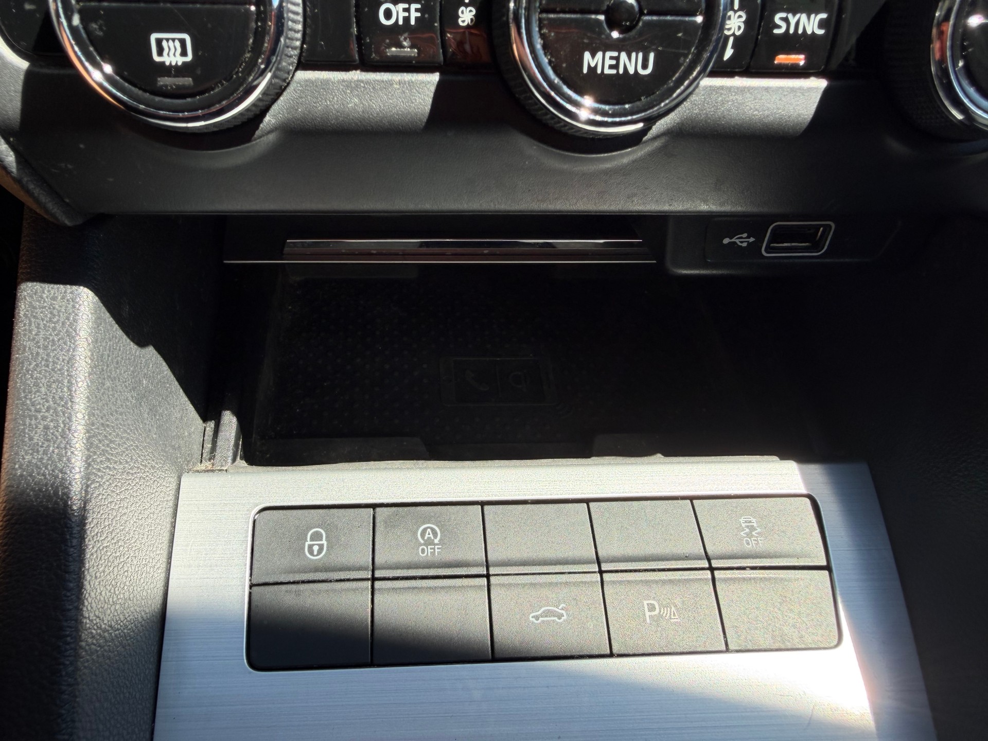SKODA Octavia Combi 2.0 TDI Ambition 4x4 DSG-image-13