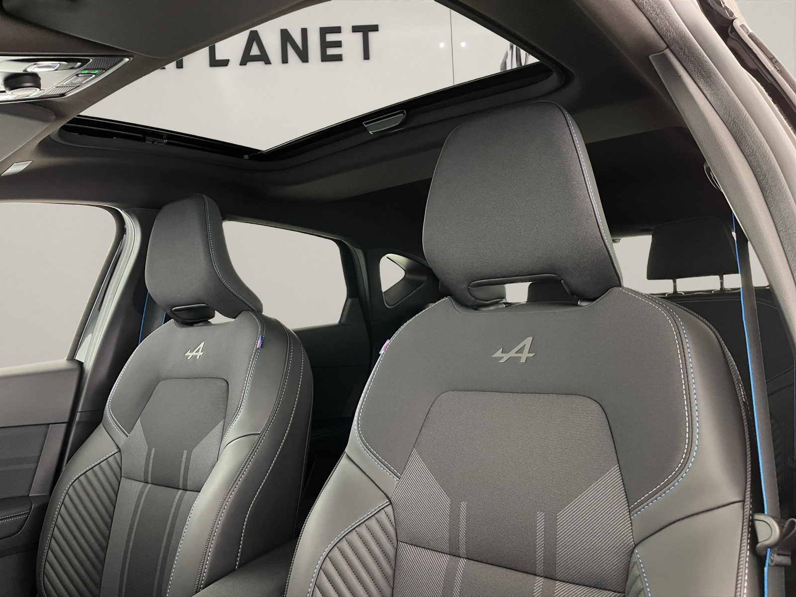 RENAULT Captur 1.8 E-Tech esprit Alpine-image-14