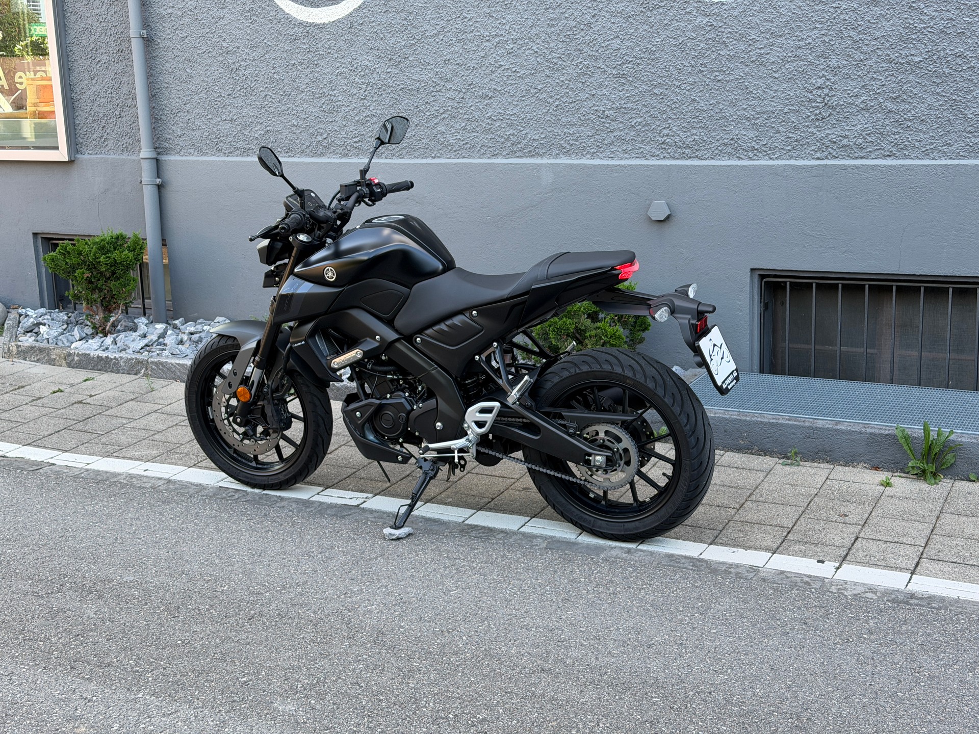 YAMAHA MT-125 ABS-image-2