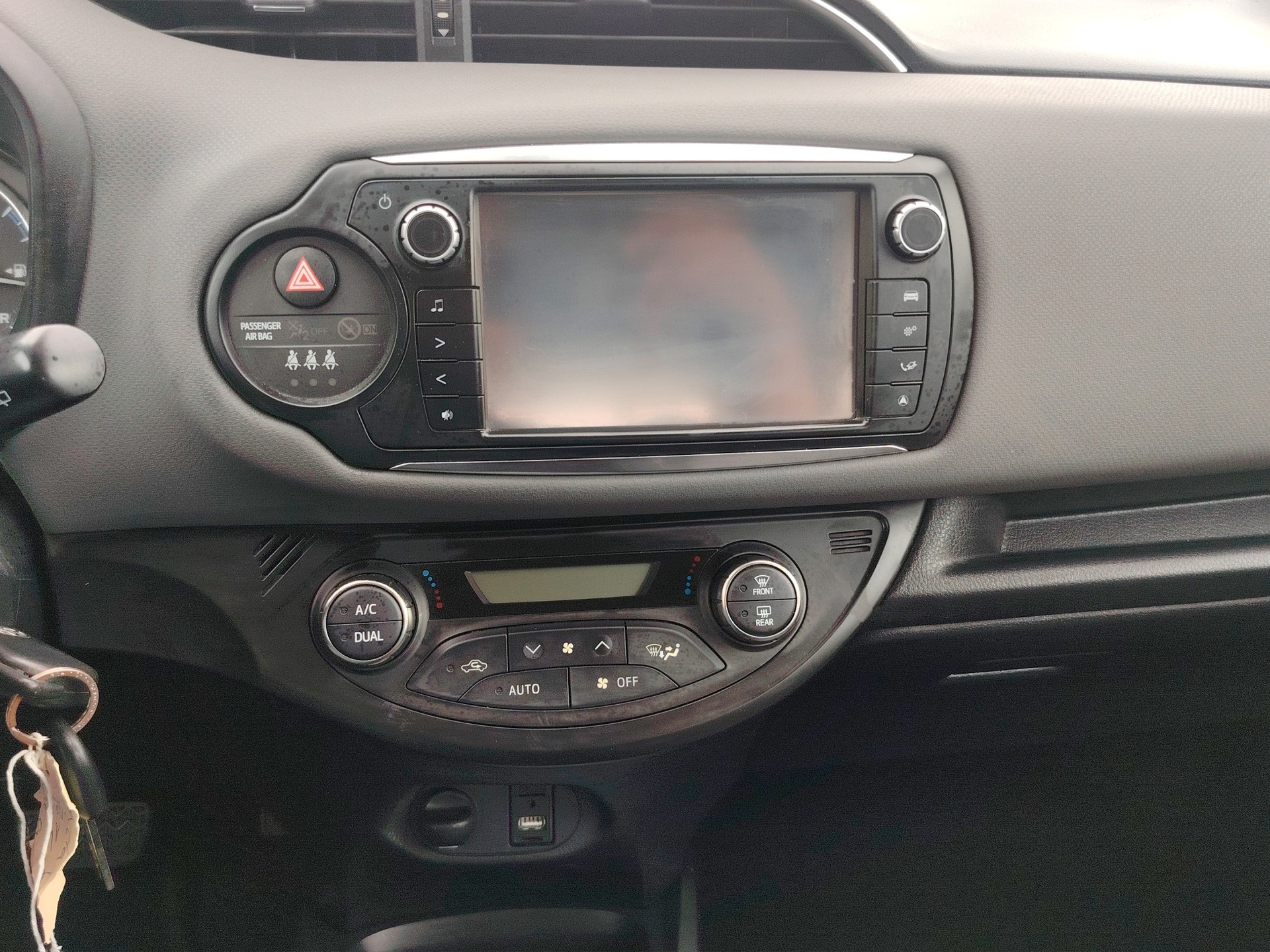 TOYOTA Yaris 1.5 VVT-i Hybrid Luna e-CVT-image-13
