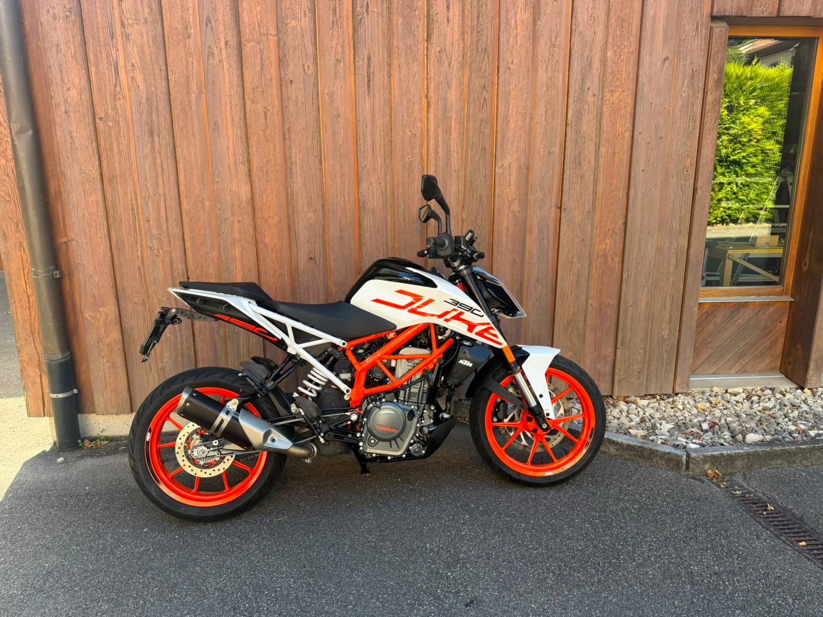 KTM 390 Duke ABS-image-1
