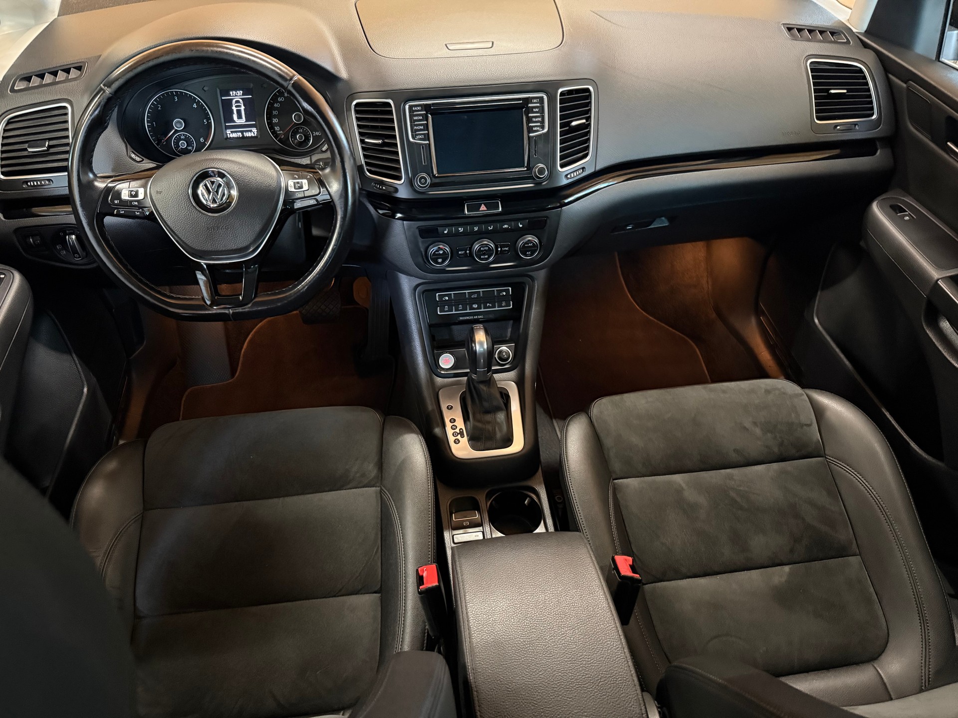 VW Sharan 2.0 TDI BMT Highline DSG-image-9