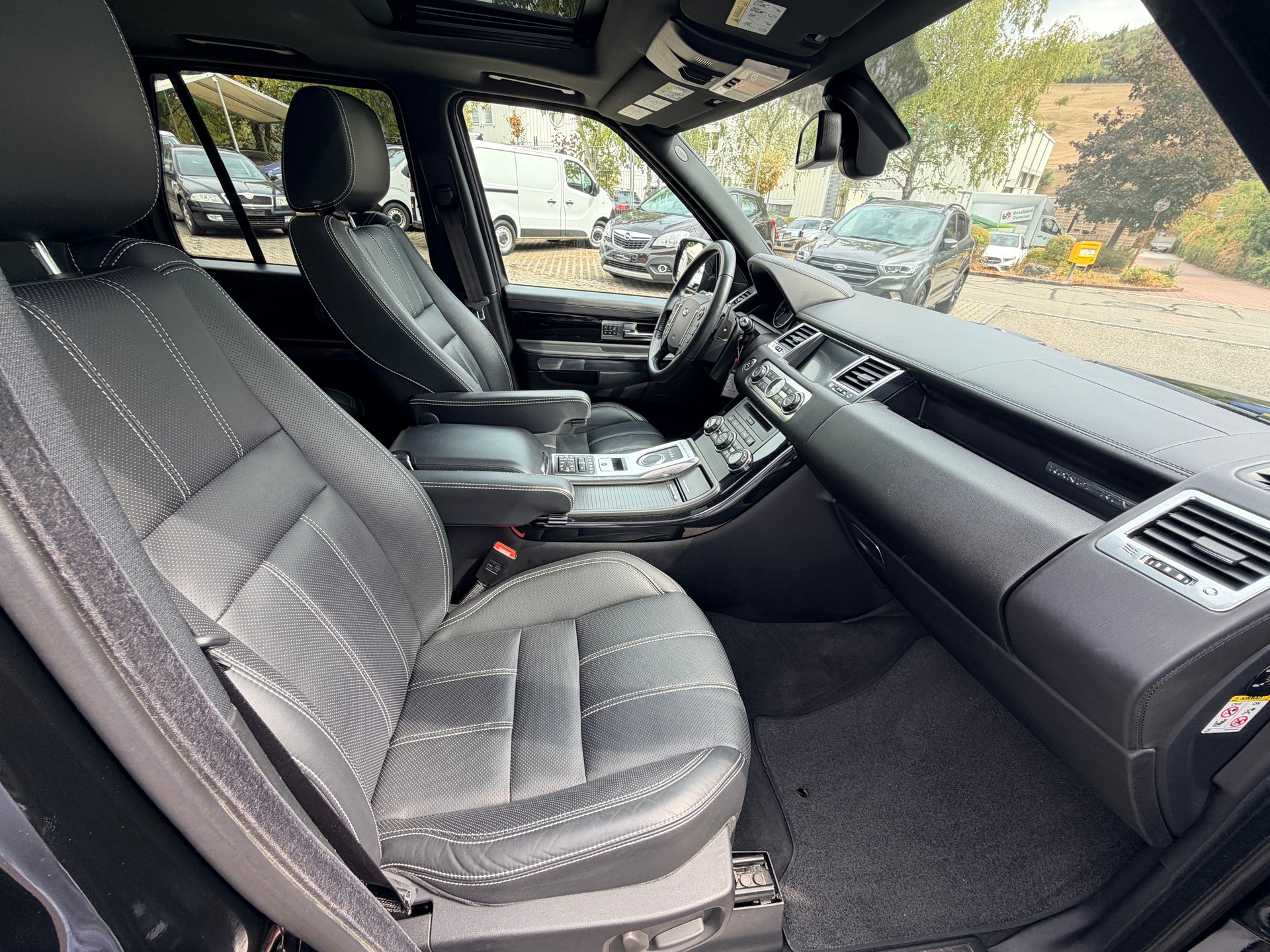 LAND ROVER Range Rover Sport 3.0 TDV6 HSE Automatic-image-14