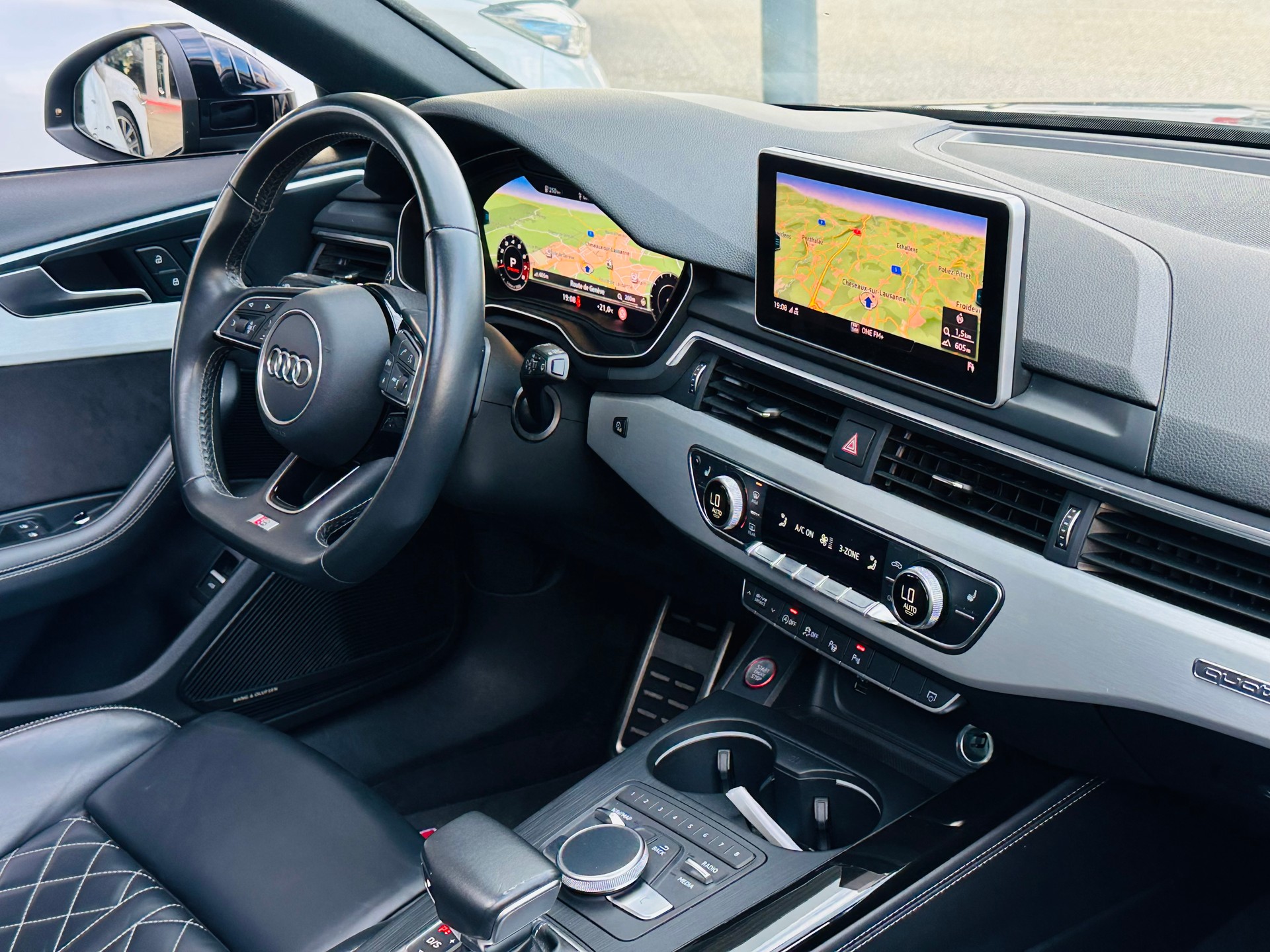 AUDI S4 Avant 3.0 TFSI quattro tiptronic-image-15