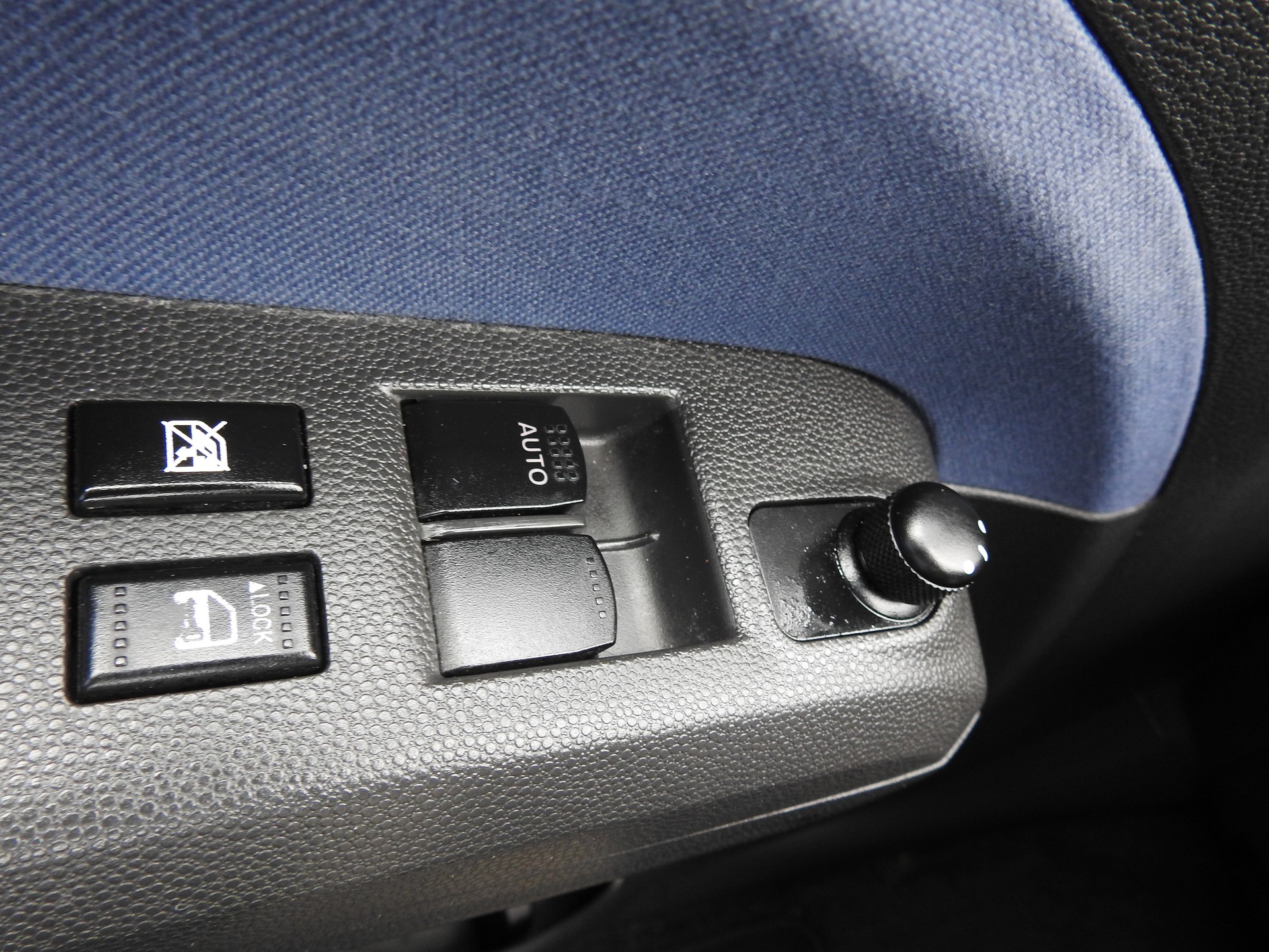 SUZUKI Splash 1.2i 16V GL Automatic-image-21