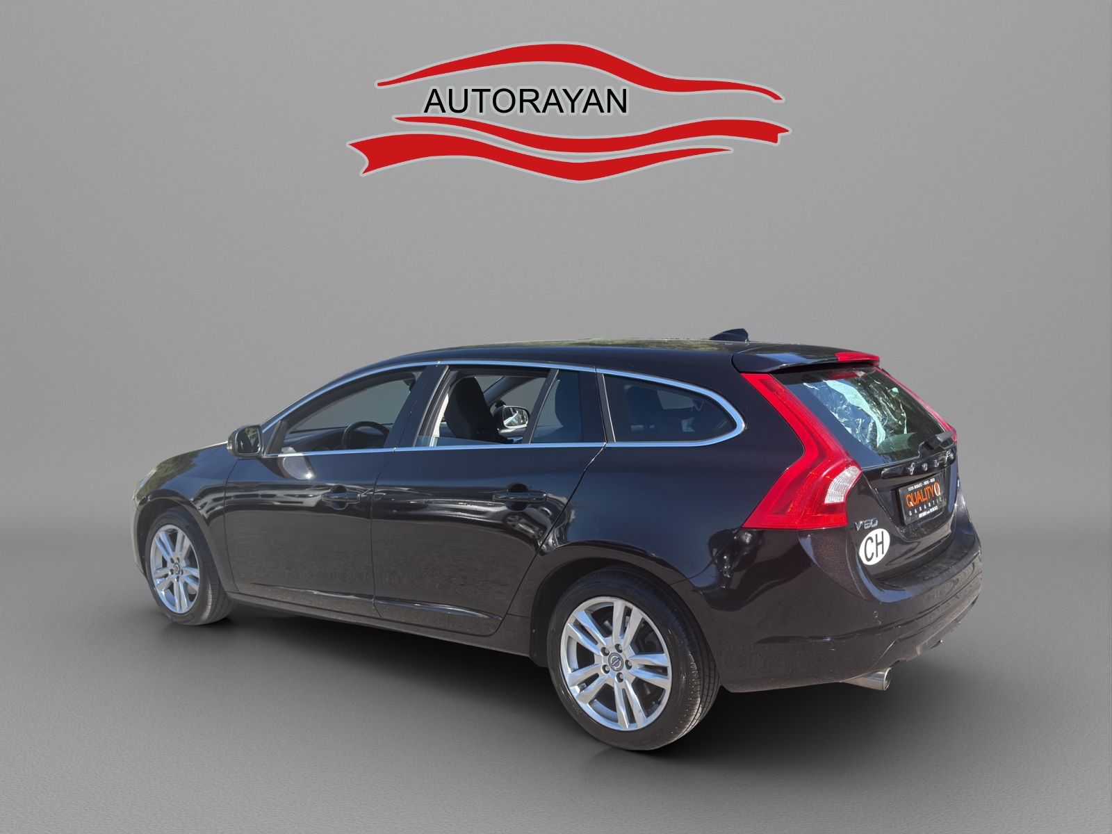 VOLVO V60 Momentum-image-4
