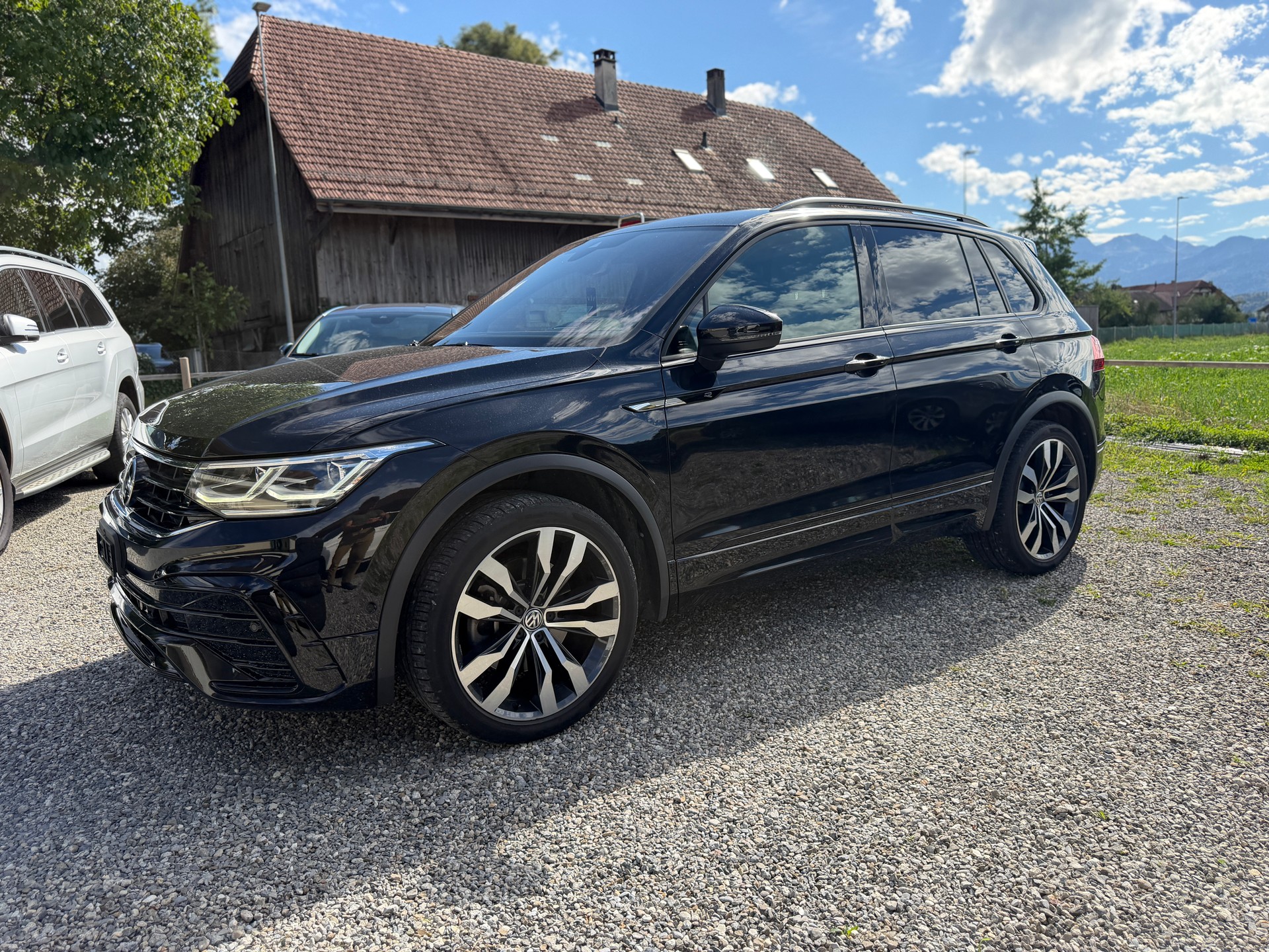 VW Tiguan 2.0 TDI SCR R-Line 4Motion DSG-image-4