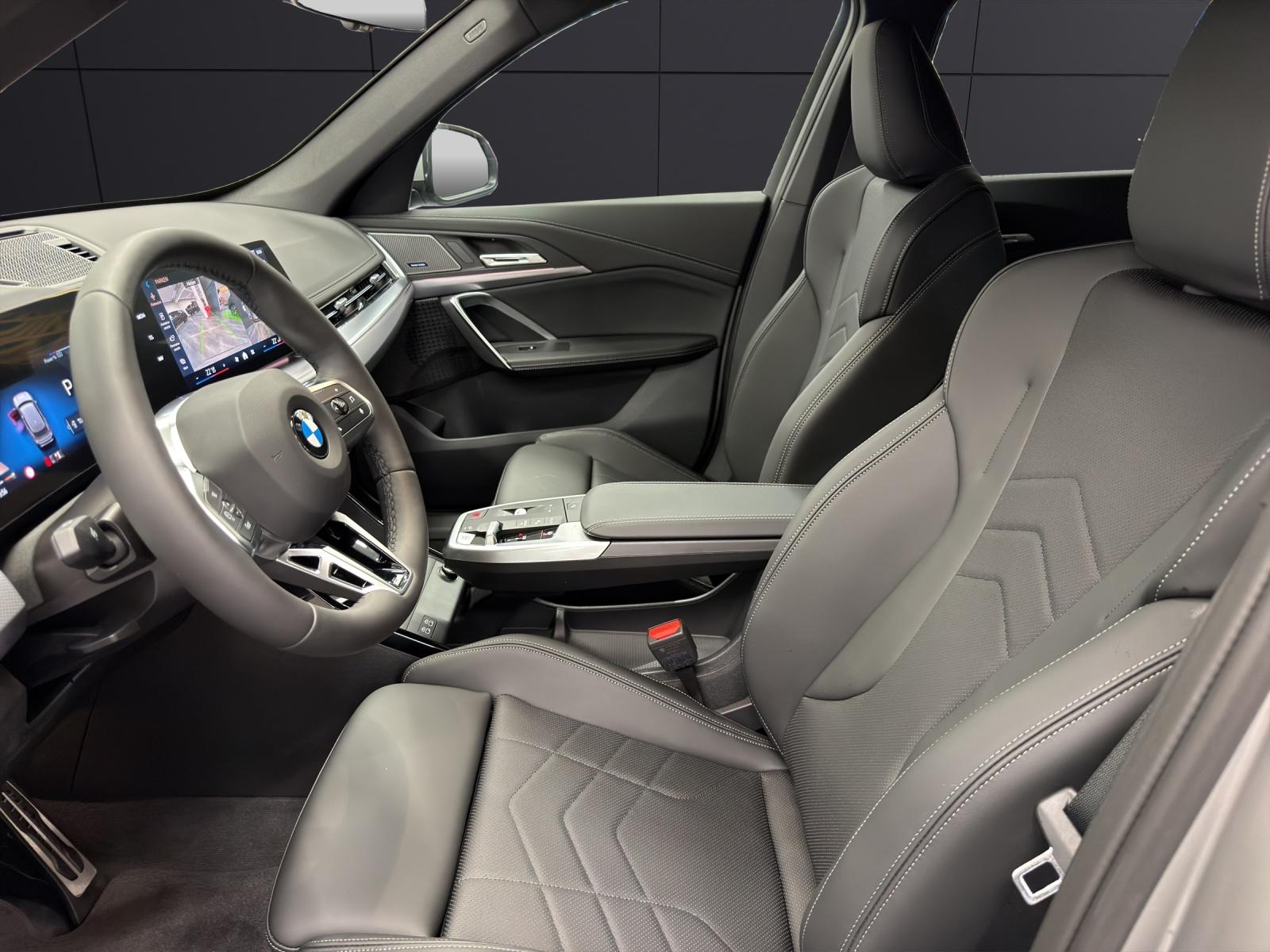 BMW X1 U11 20d xDrive paddles-showroom-element-1
