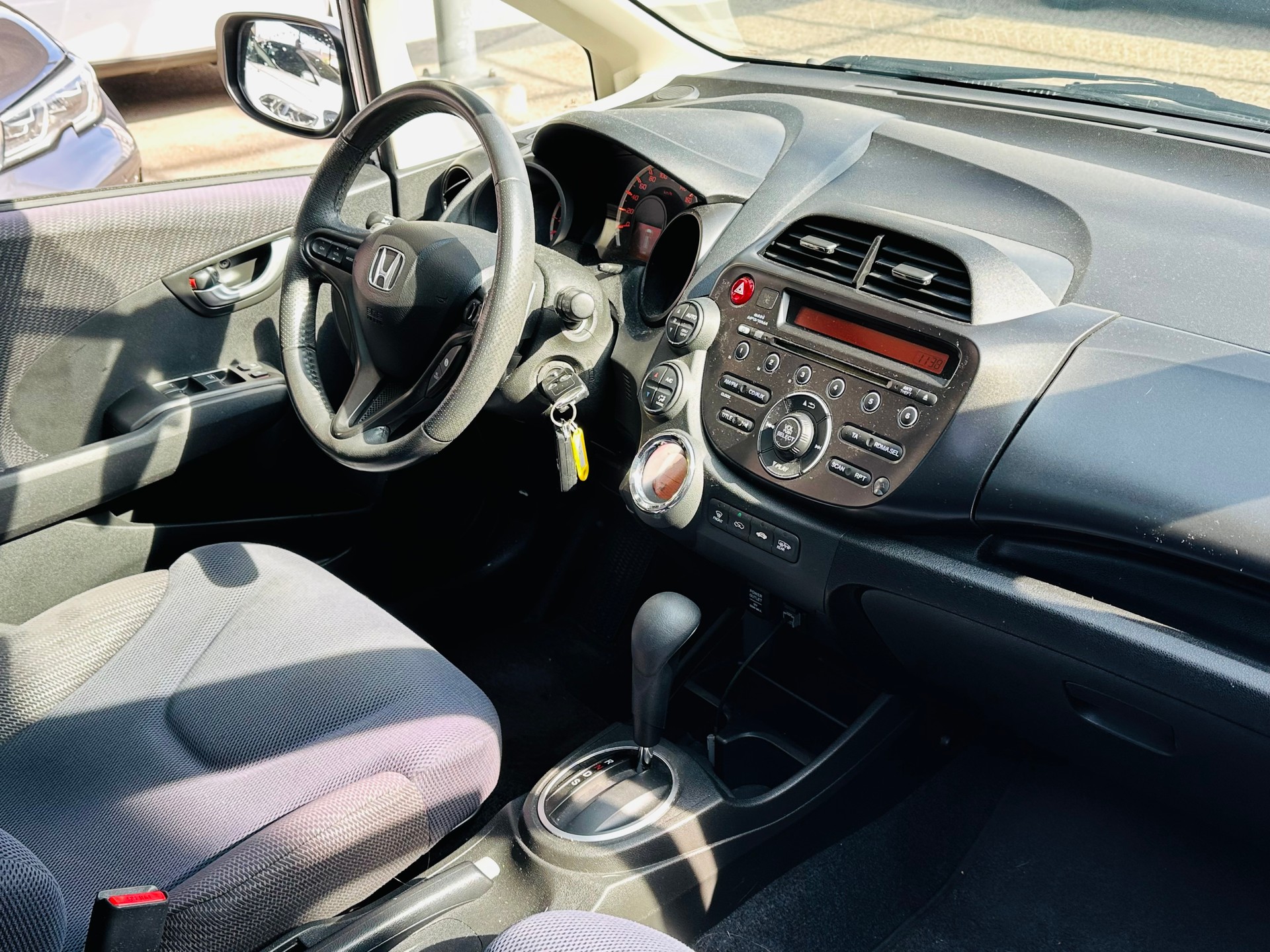 HONDA Jazz 1.4i ELEGENCE CVT-image-10