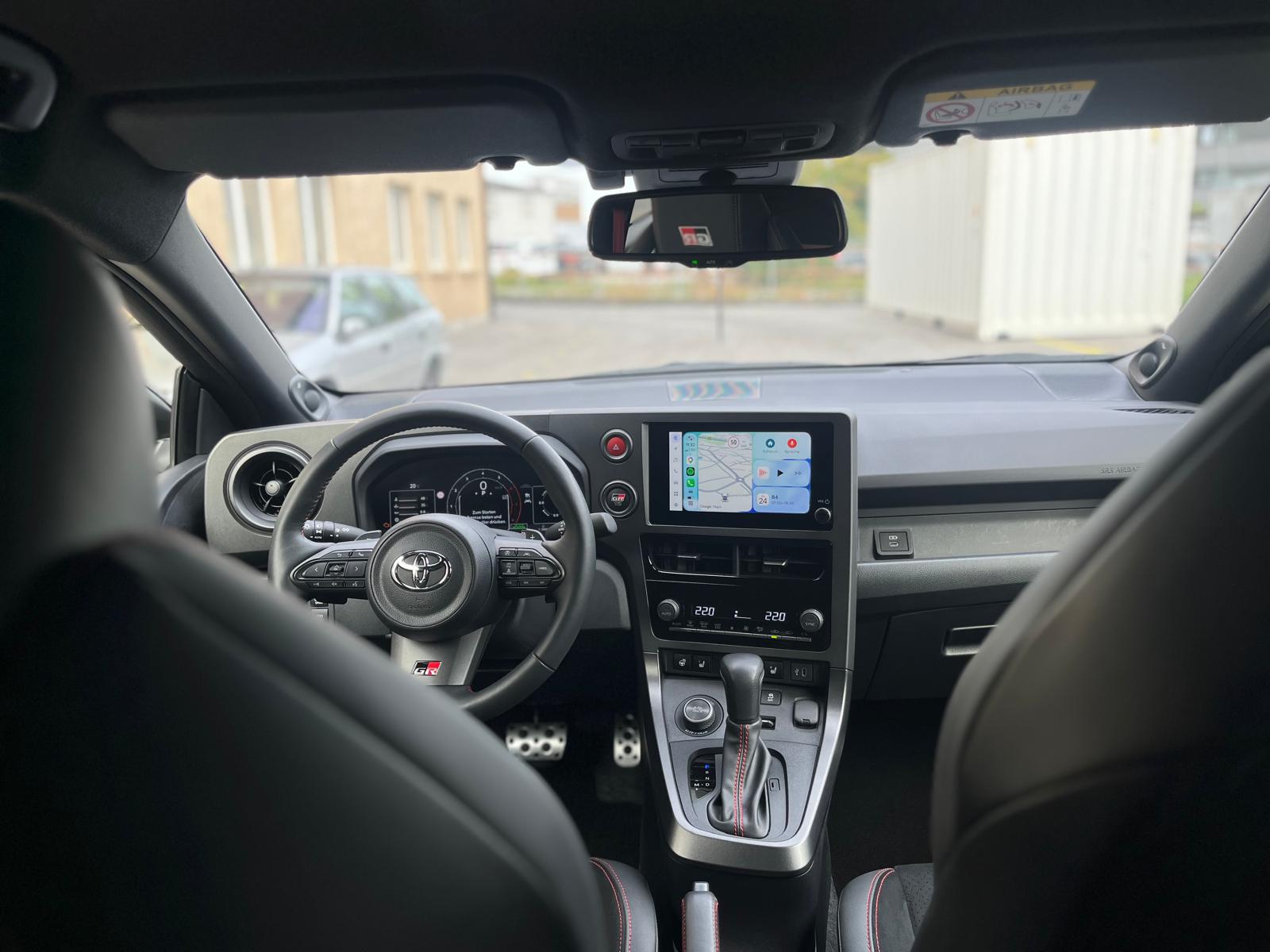 TOYOTA Yaris 1.6 GR Sport A-image-18