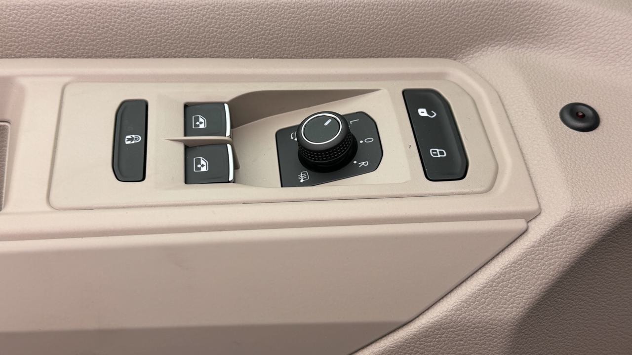 VW Multivan 1.5 eHybrid Life Edition 4Motion DSG-image-9
