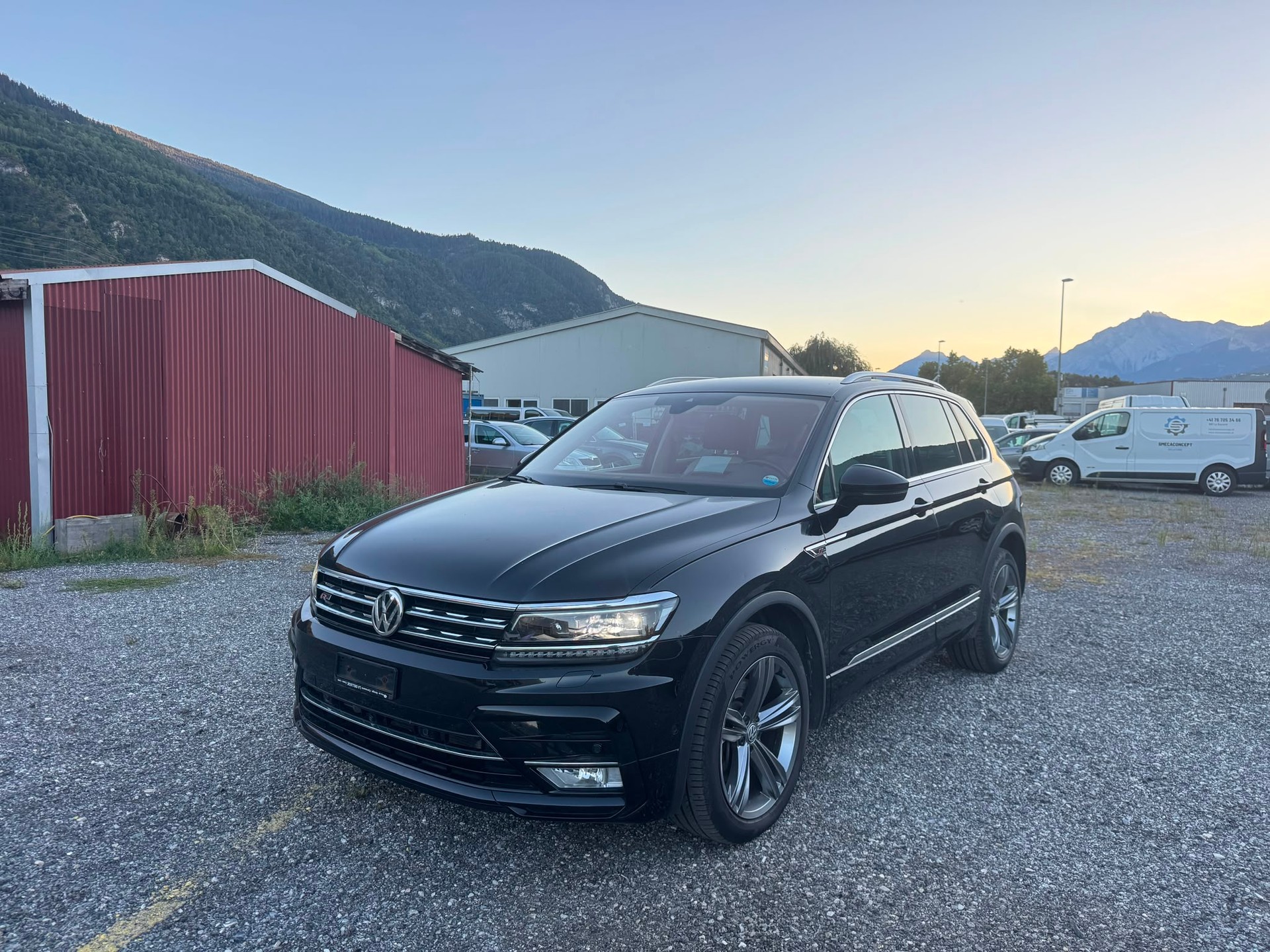 VW Tiguan 2.0 TDI SCR Highline 4Motion DSG-image-15