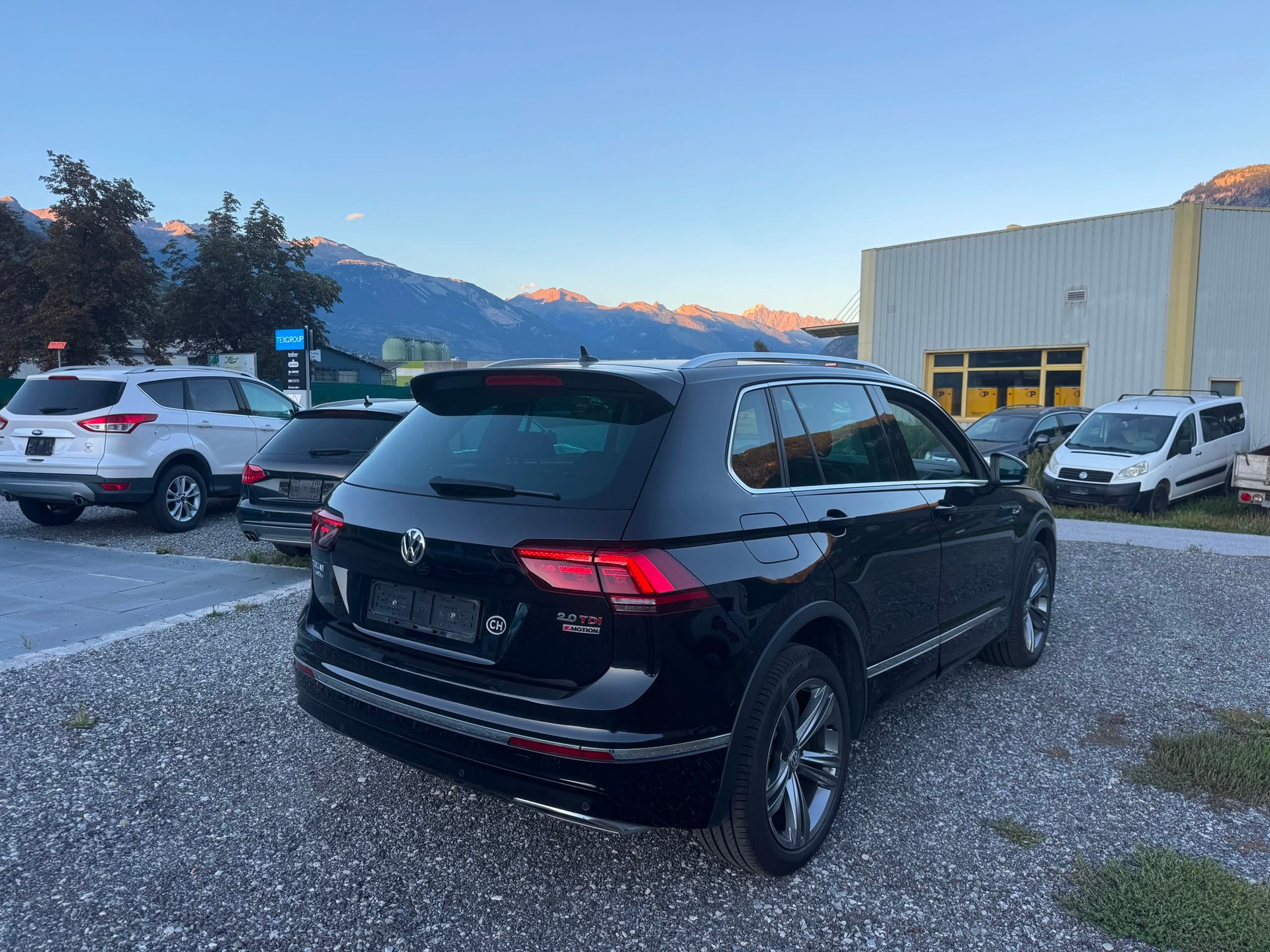 VW Tiguan 2.0 TDI SCR Highline 4Motion DSG-image-3