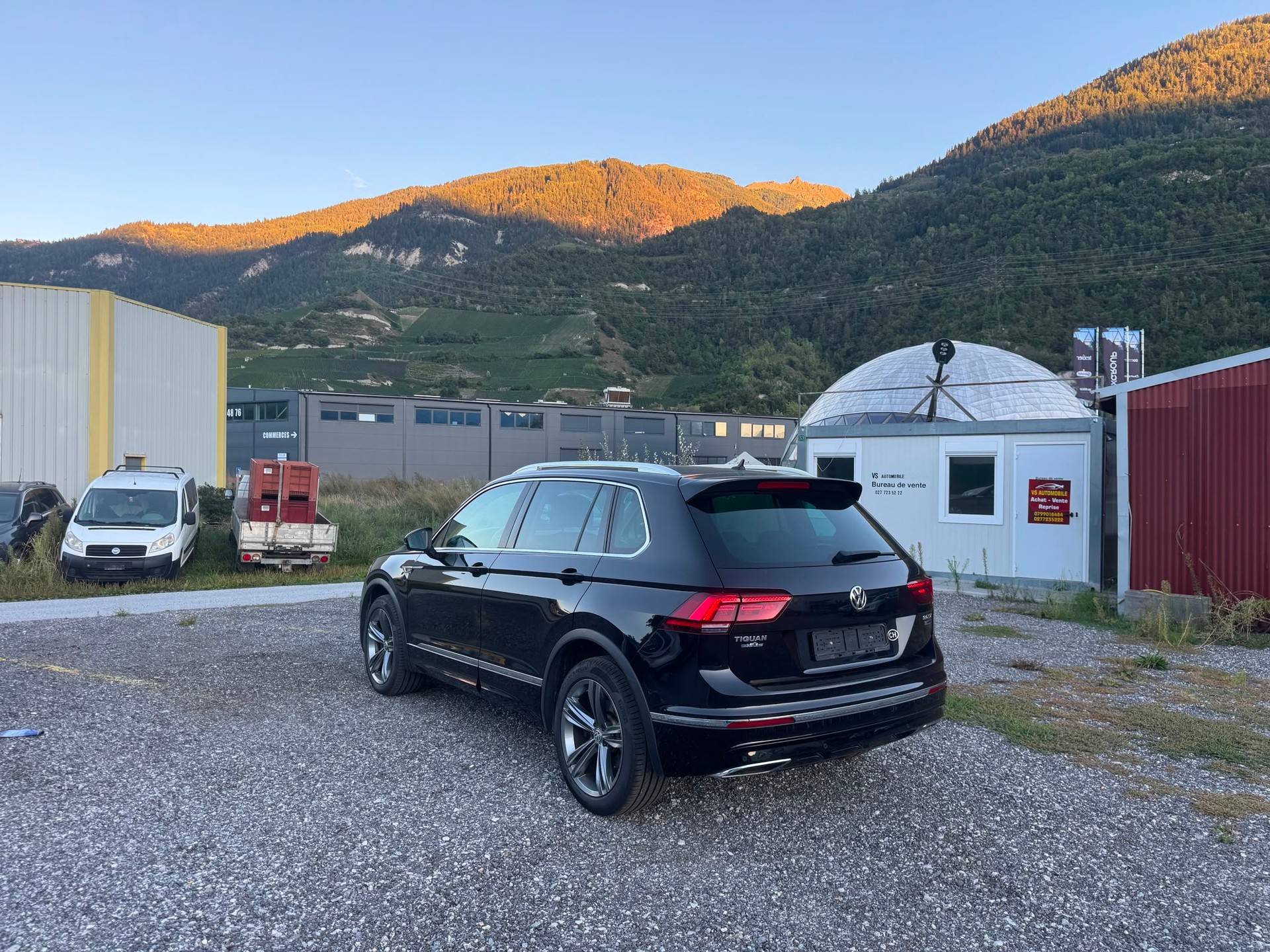 VW Tiguan 2.0 TDI SCR Highline 4Motion DSG-image-5