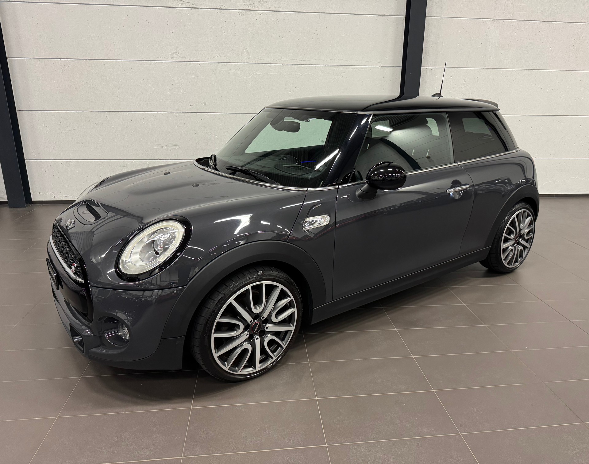 MINI Cooper S Steptronic-showroom-element-3
