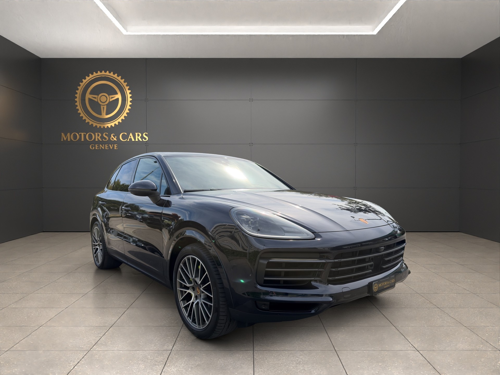 PORSCHE Cayenne E-Hybrid Platinum Edition-showroom-element-1