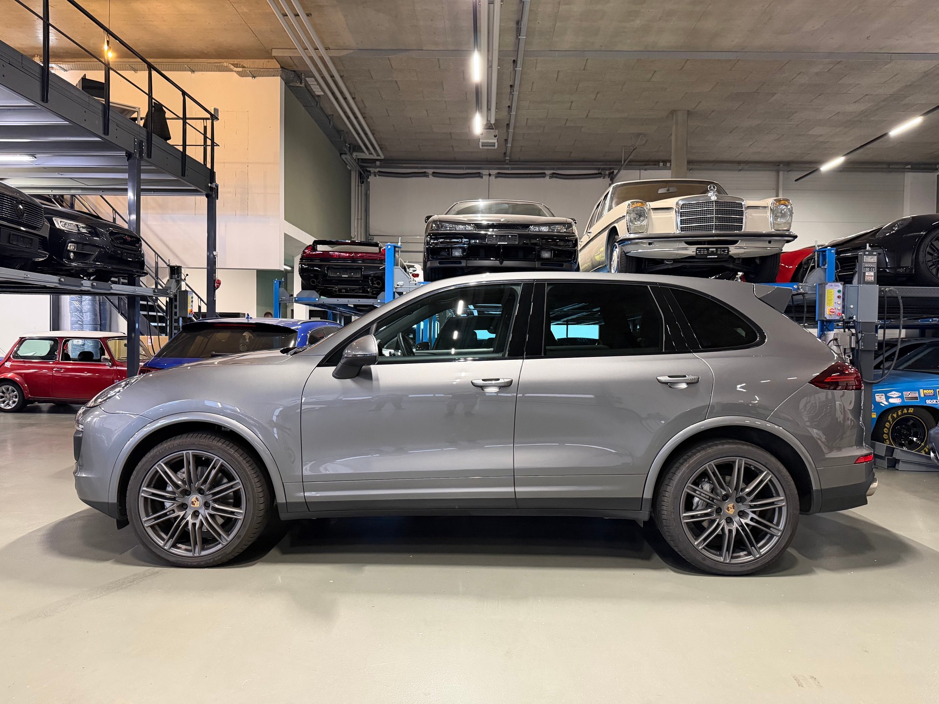 PORSCHE Cayenne S Diesel *V8*-showroom-element-1