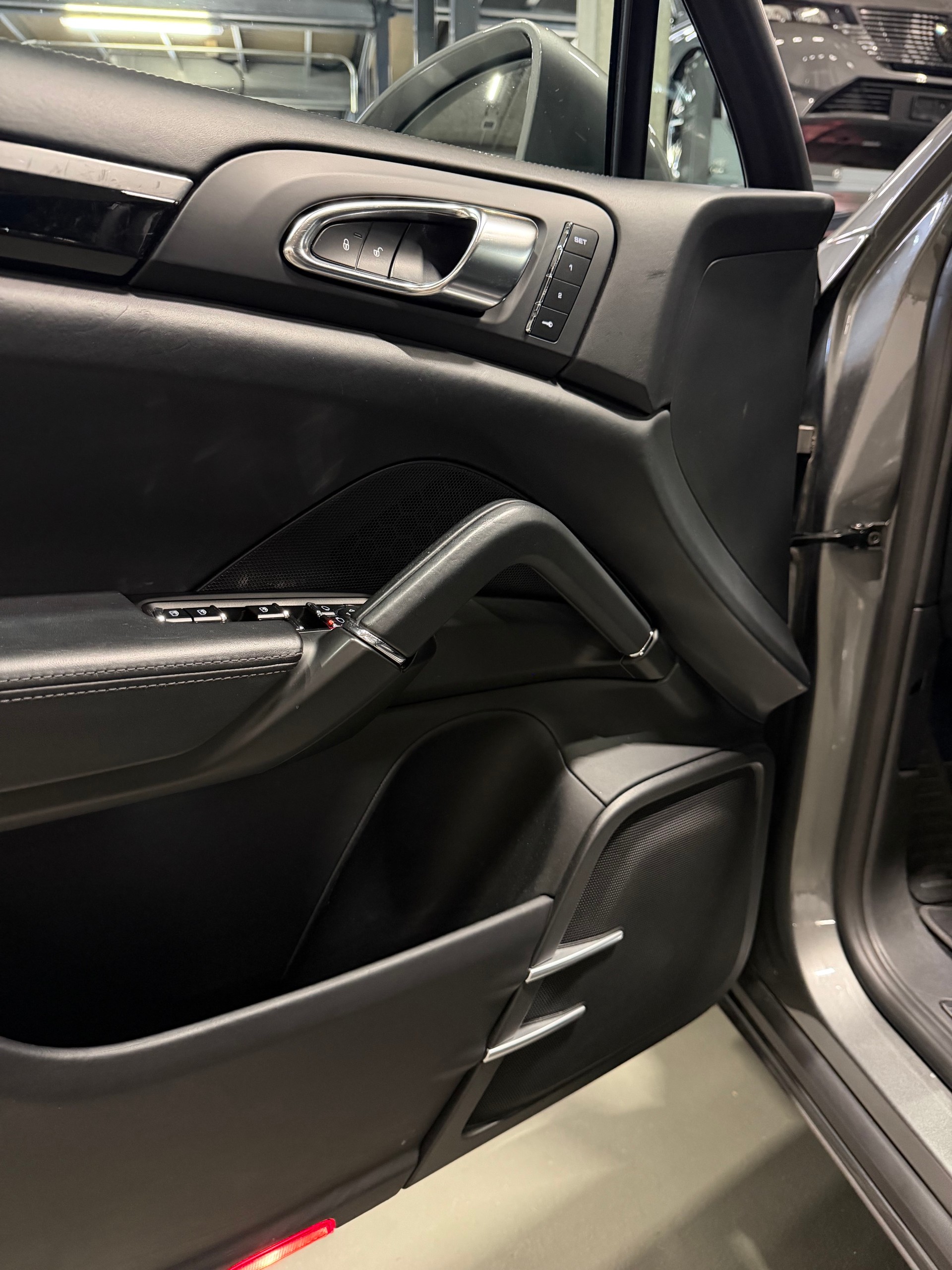 PORSCHE Cayenne S Diesel *V8*-image-12