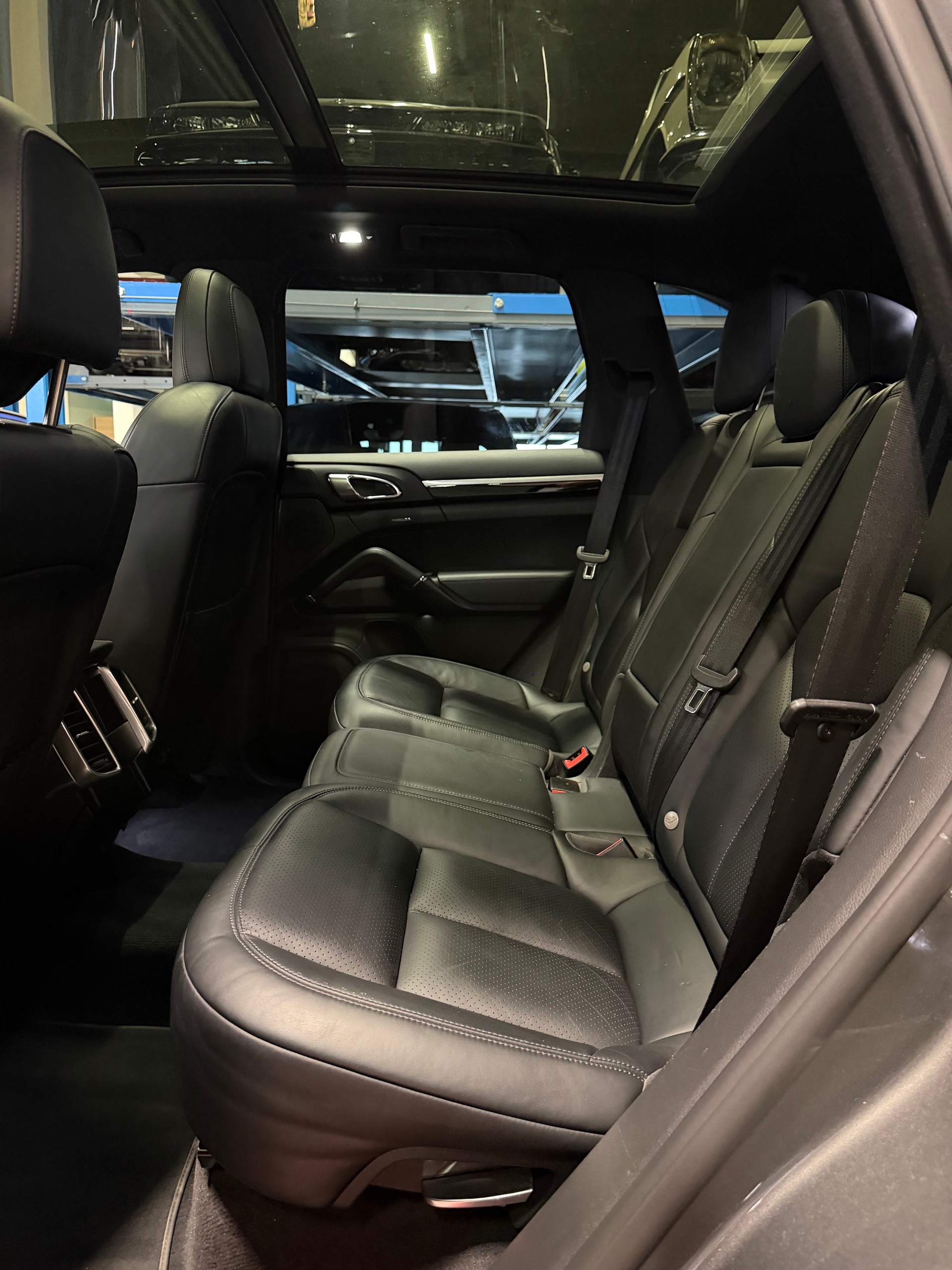 PORSCHE Cayenne S Diesel *V8*-image-9